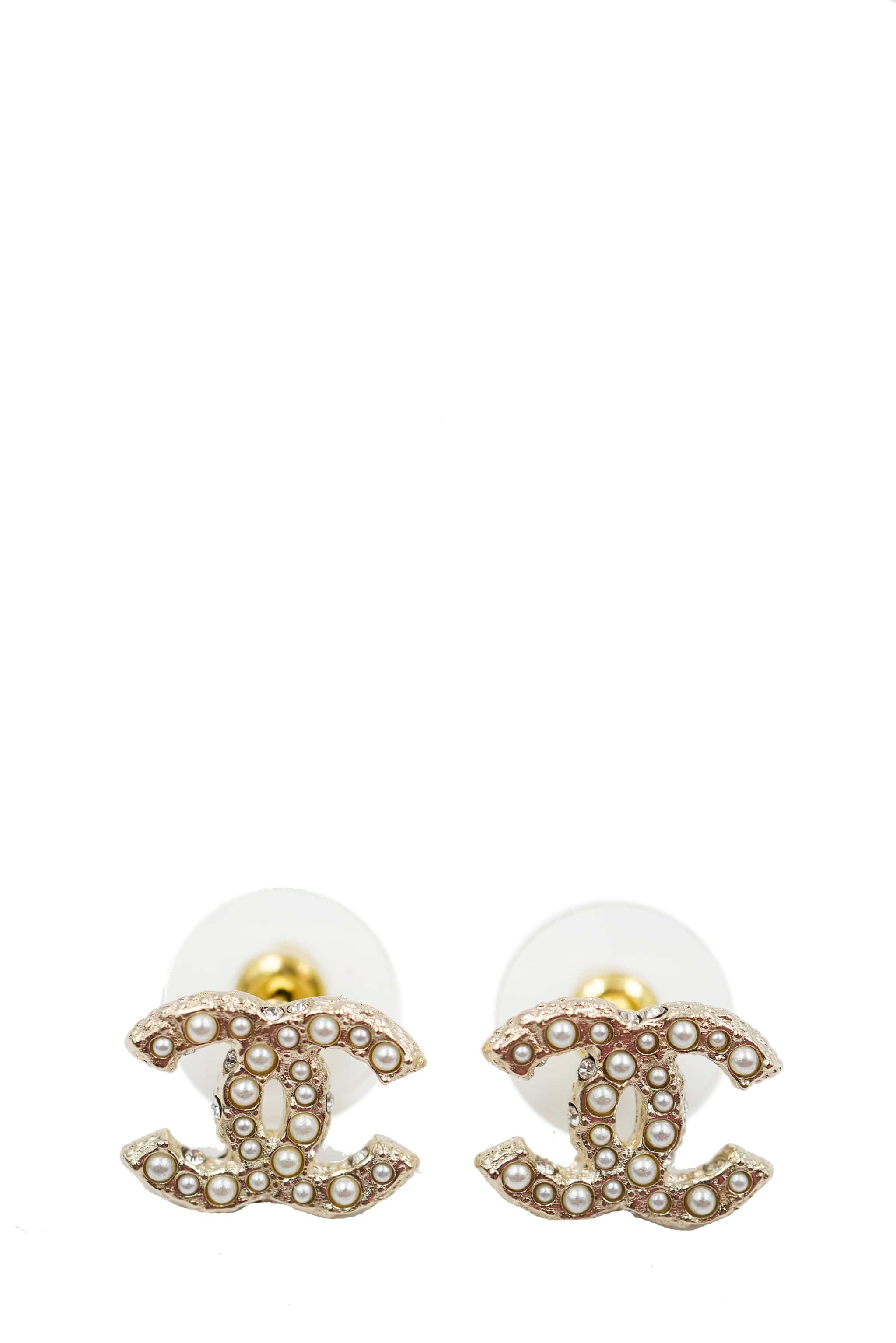 Chanel Chanel stud earrings with pearl cc AVL1009