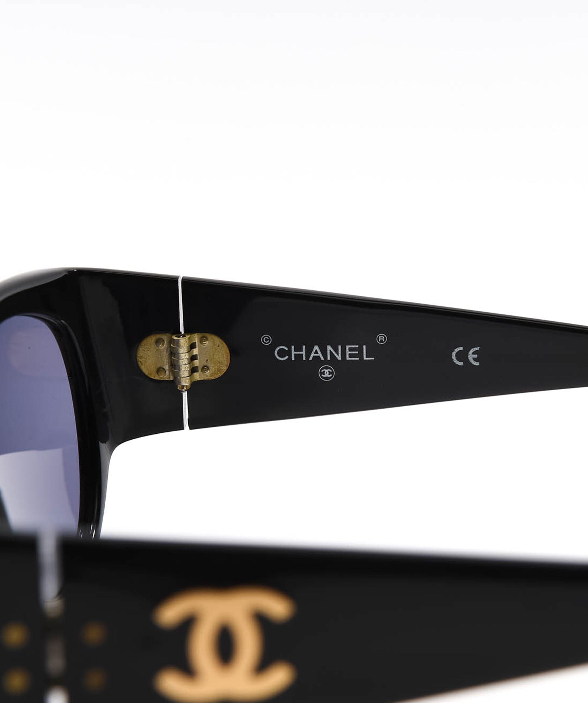 Chanel Chanel Sunglasses Black with Gold CC - AWL3574