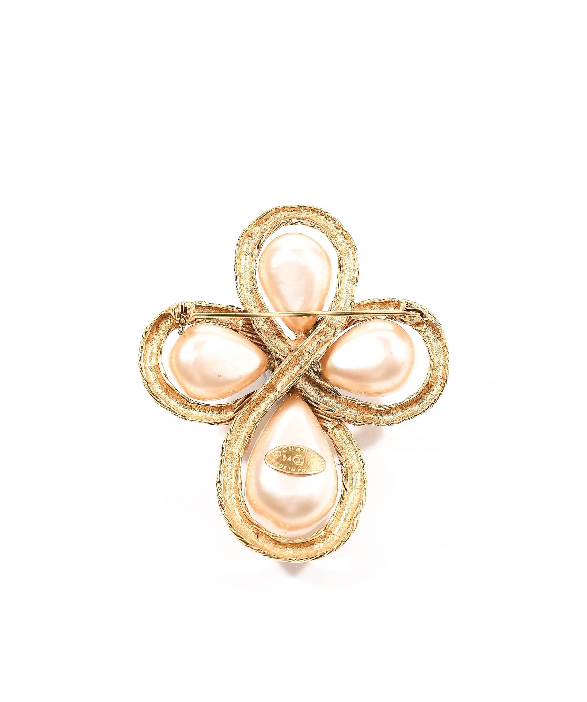 Chanel Chanel teardrop flower brooch - AWL3305