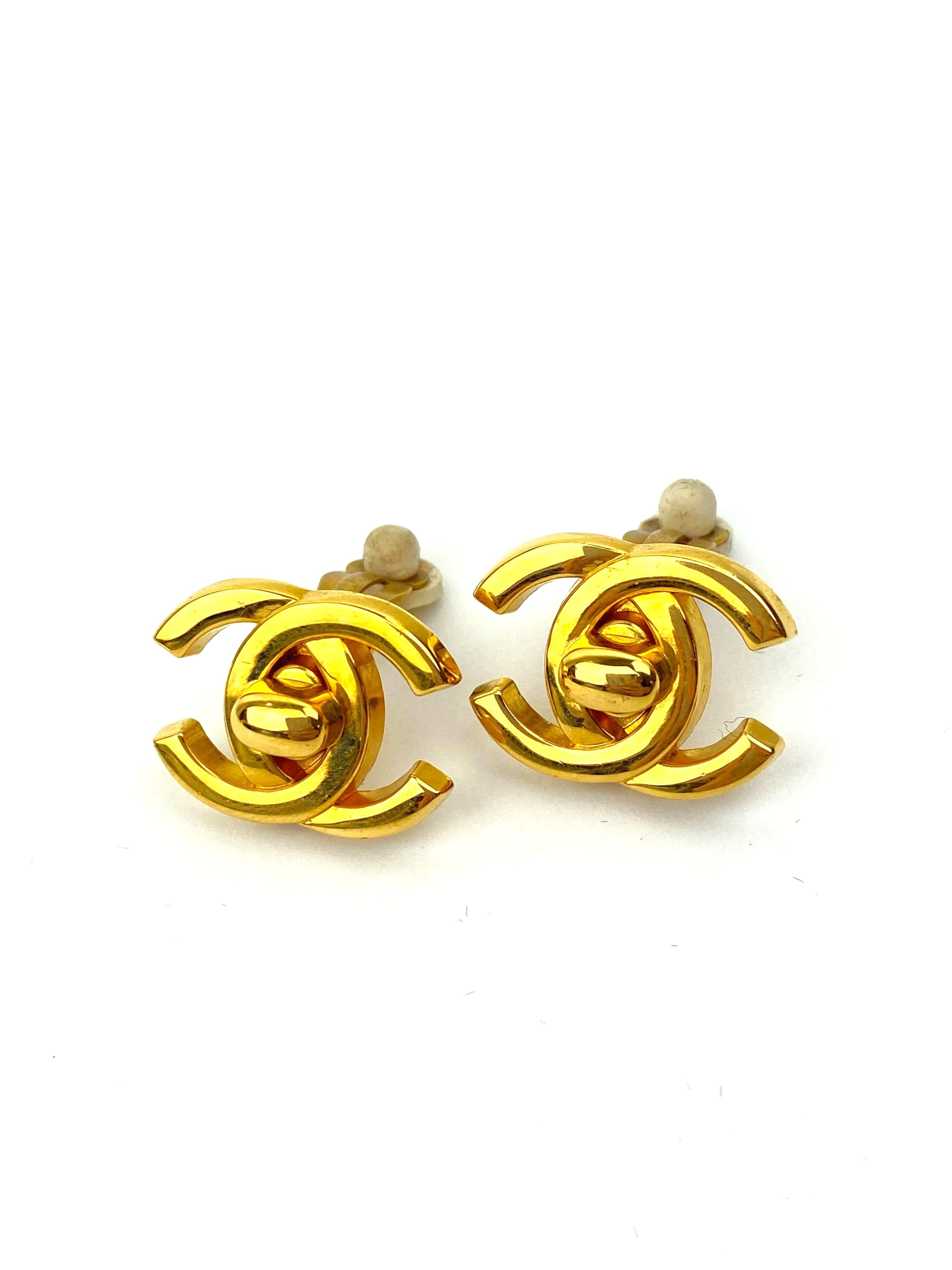 Chanel Chanel Turn Lock Earrings 95 A ASL2975