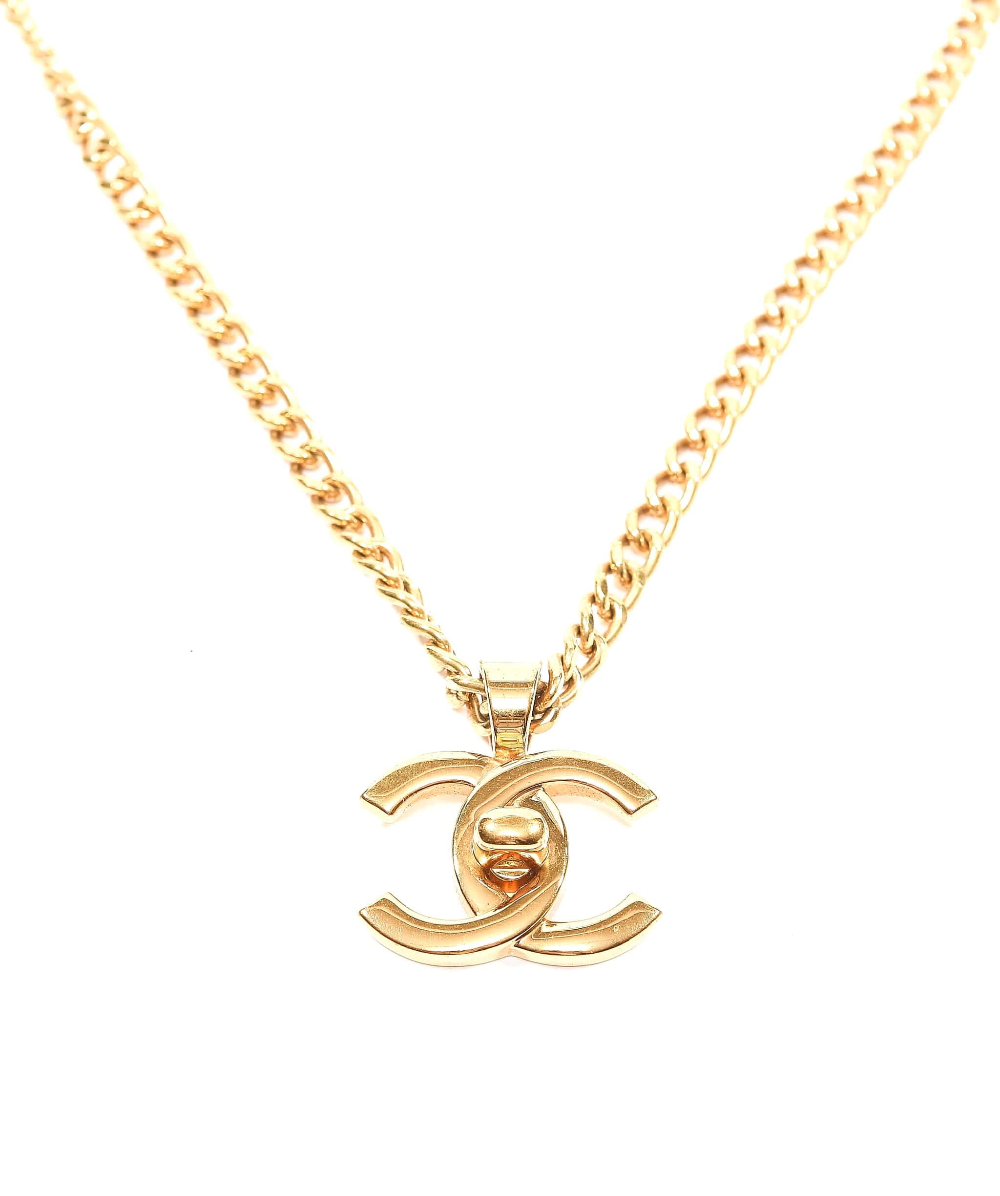 Chanel Chanel turnlock CC long necklace - AWL3333