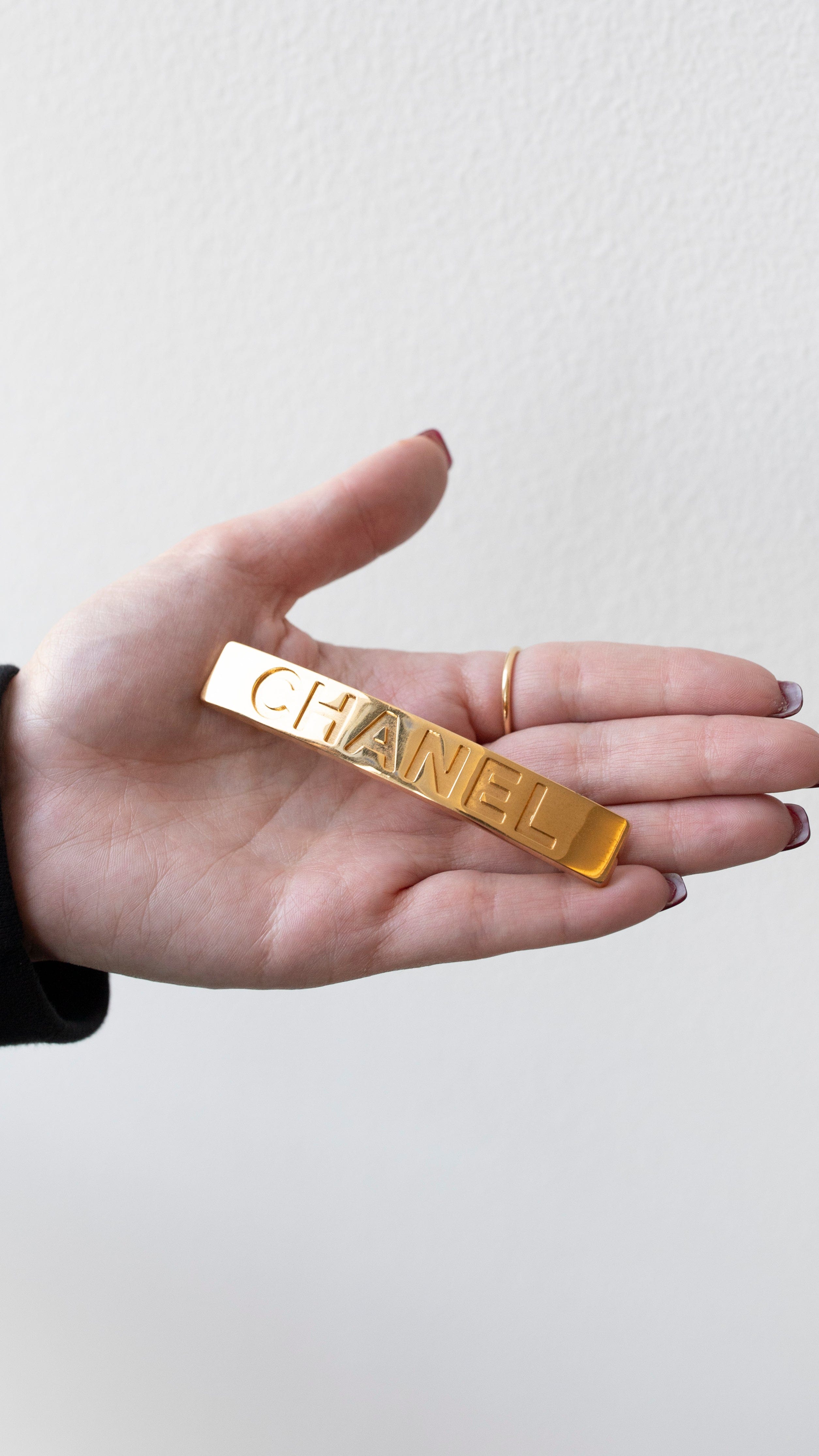 Chanel Chanel Valletta Logo Gold ASL2692