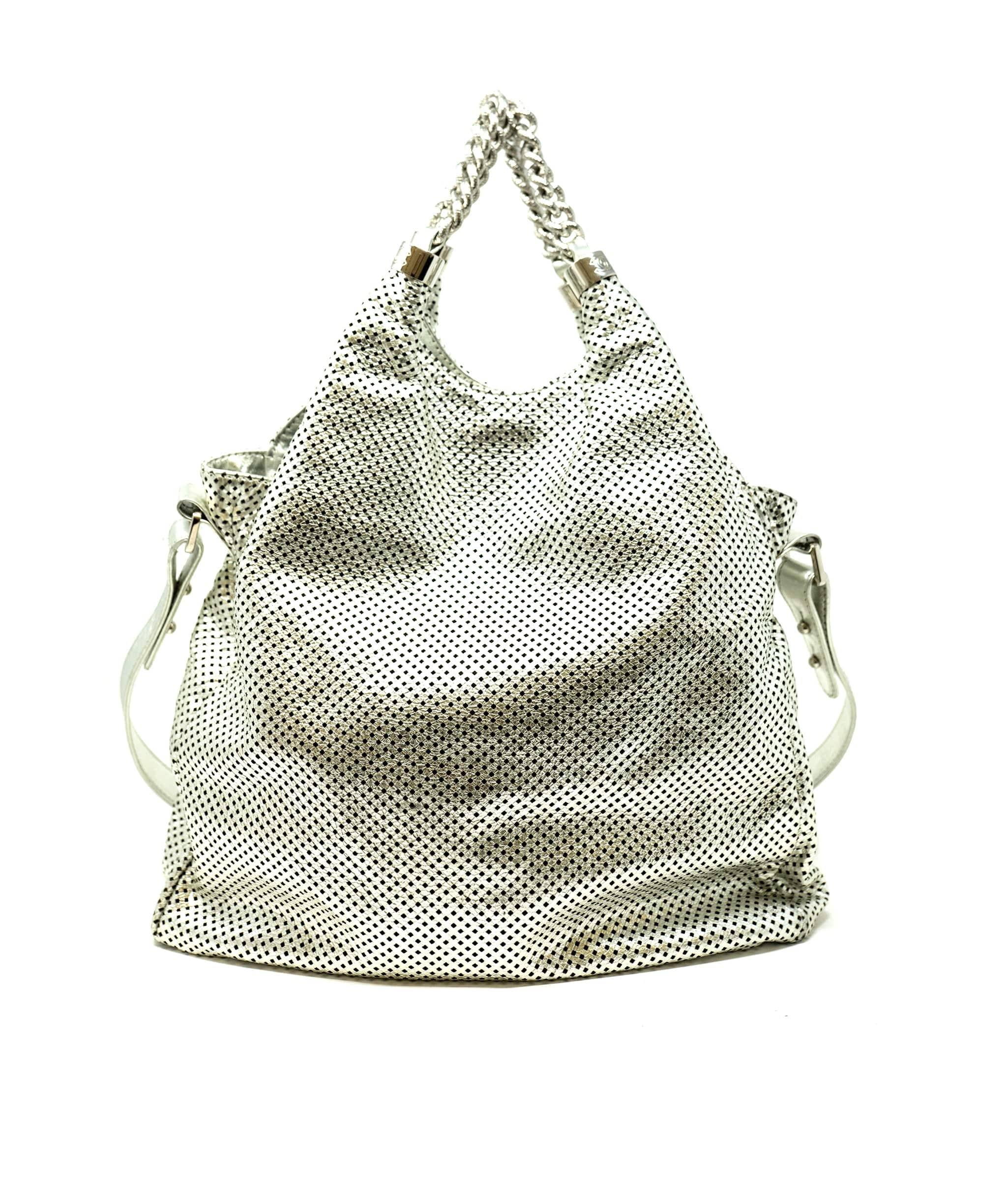 Chanel 29. Chanel Silver Perforated Lambskin Crossbody bag - AWL2862