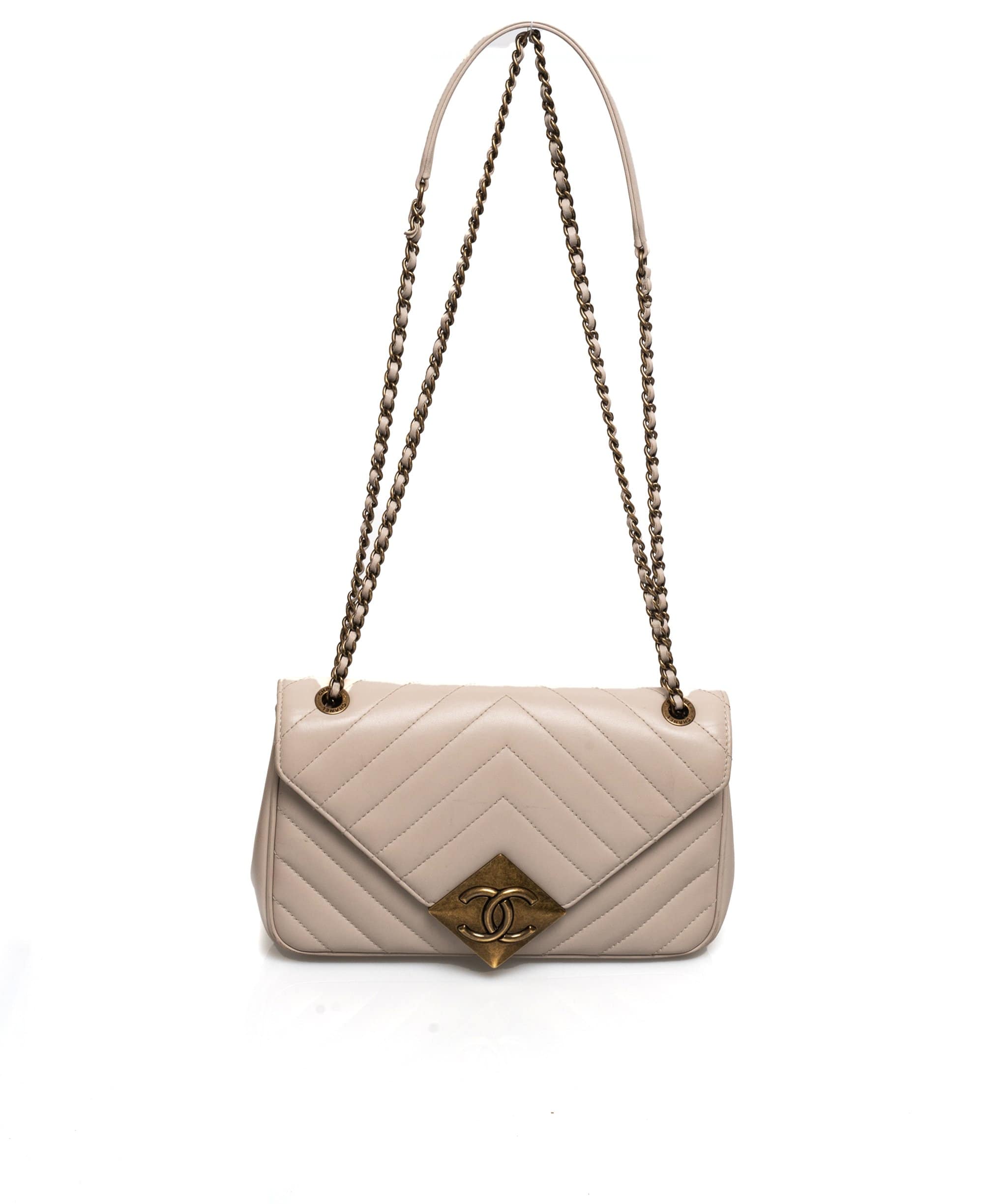 Chanel Chanel 10" beige chevron leather handbag - ASL1213