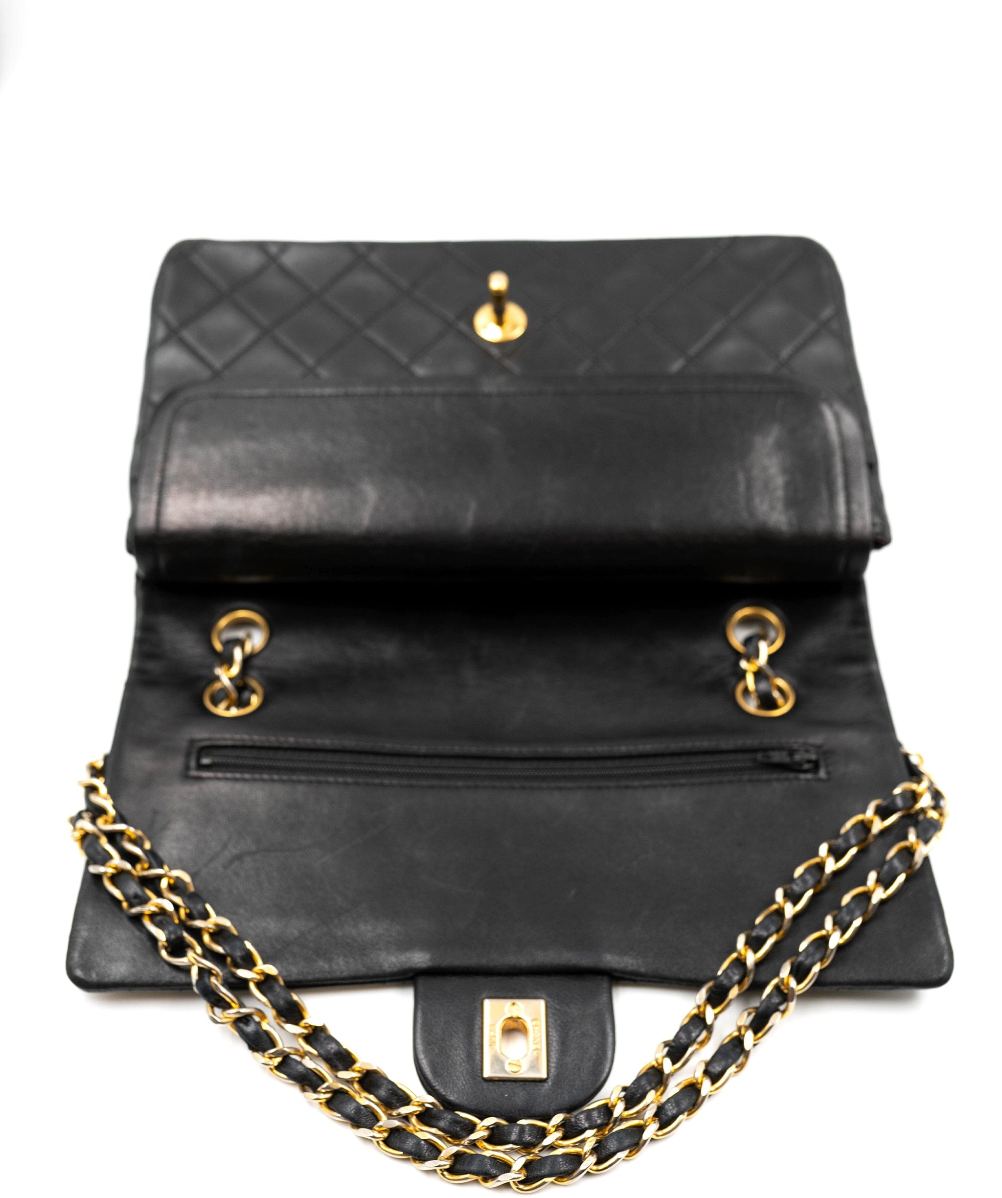 Chanel Chanel 10" Classic Flap bag with GHW - AWL3565