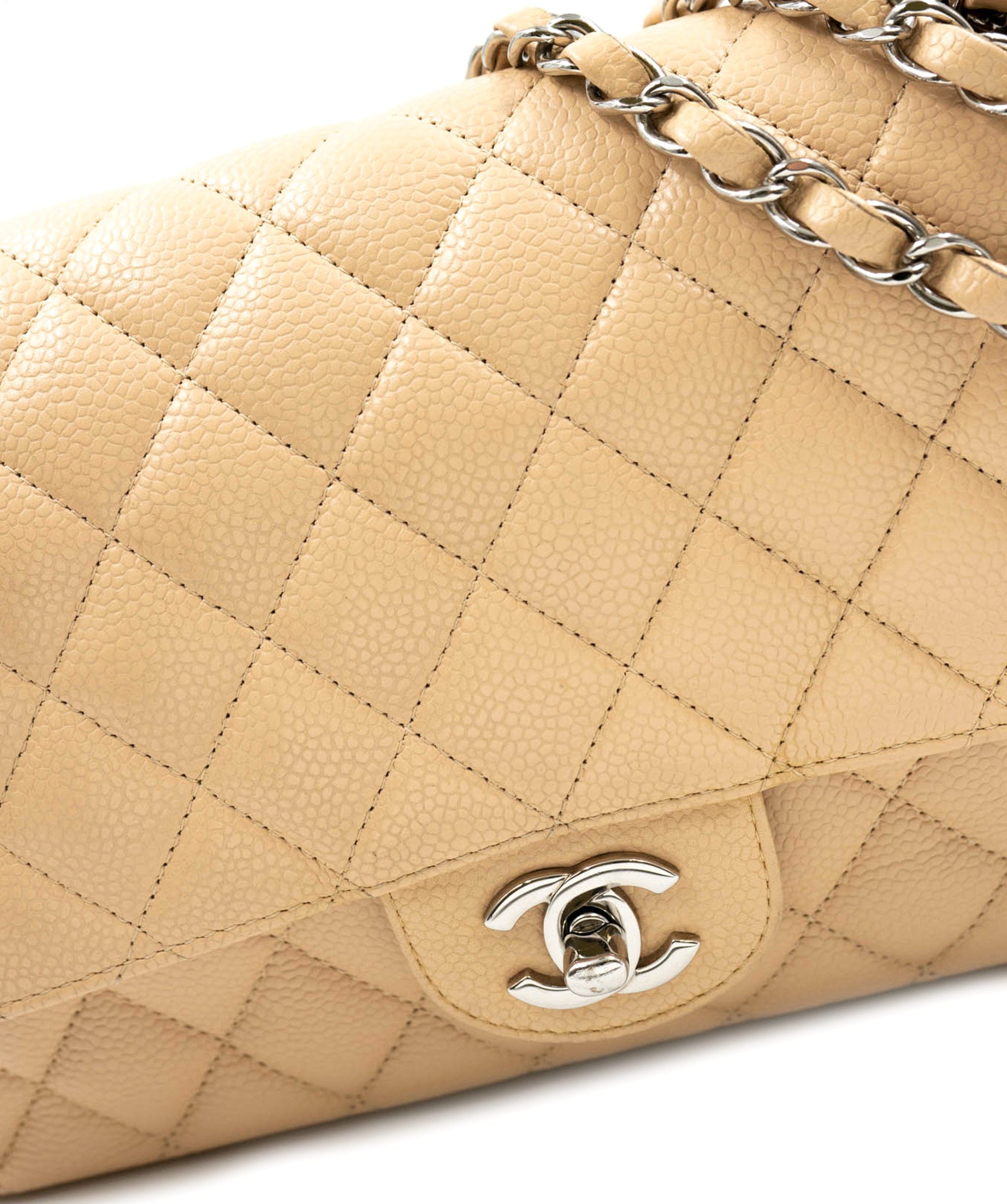 Chanel Chanel 10" Medium Caviar Skin Flap bag with SHW - AWL3799