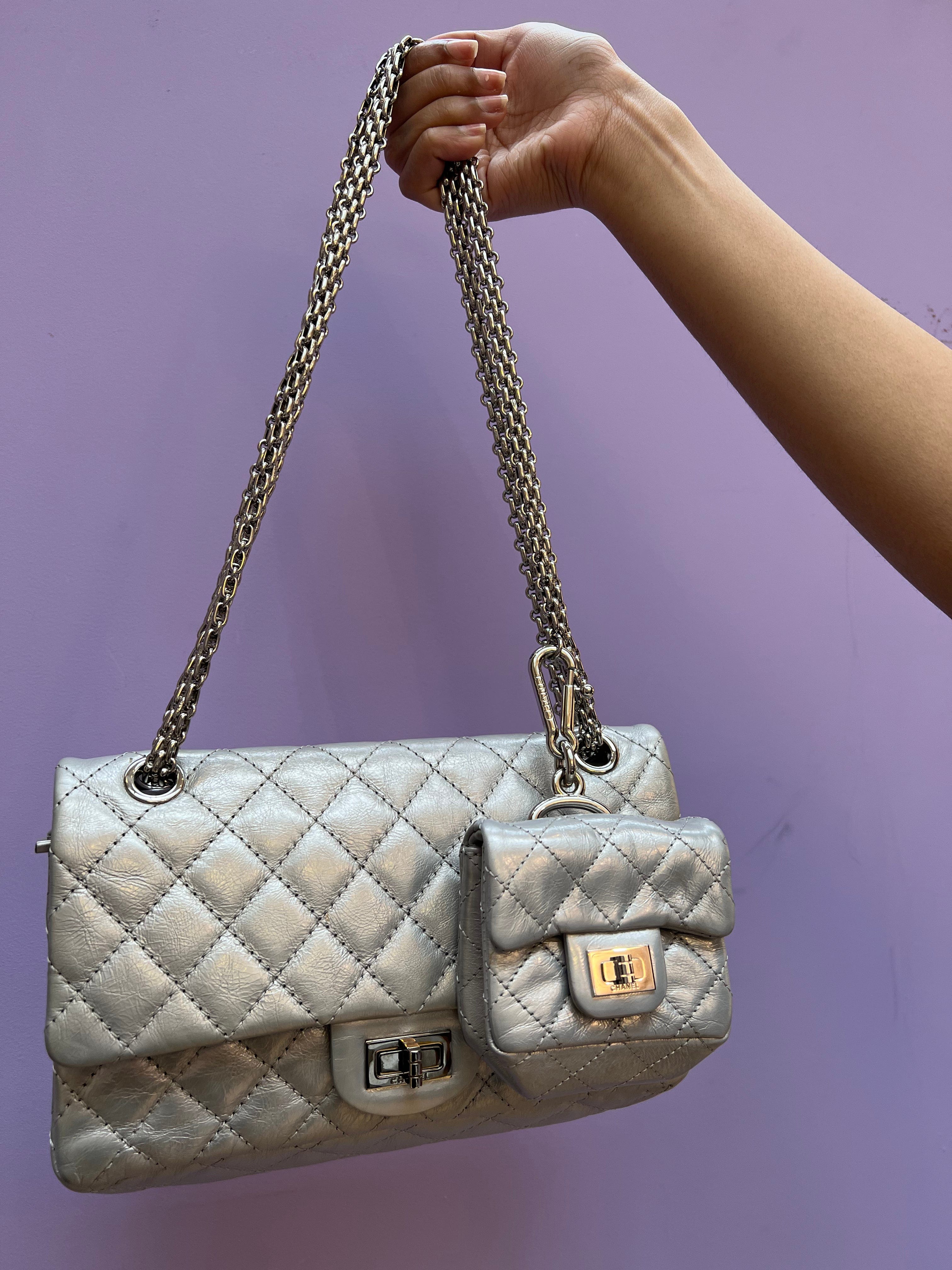 Chanel Chanel 2.55 reissue silver bag with matching mini pouch - AWL3339