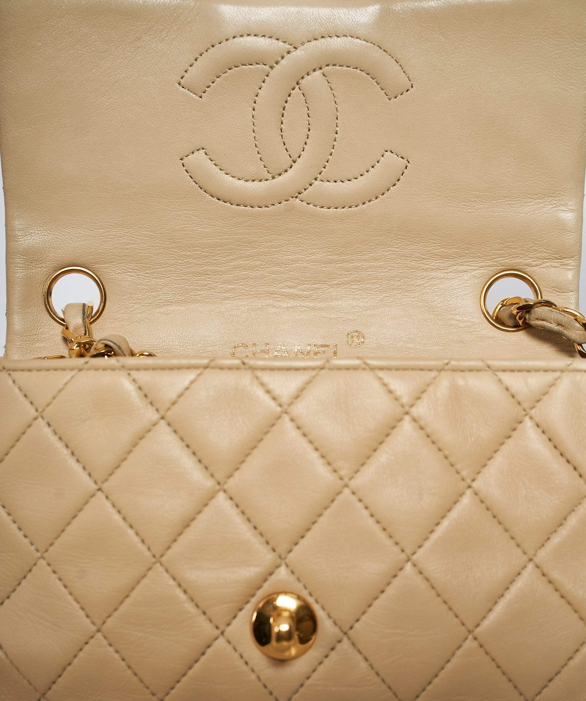 Chanel Chanel Beige Mini 7" bag - AWL1316