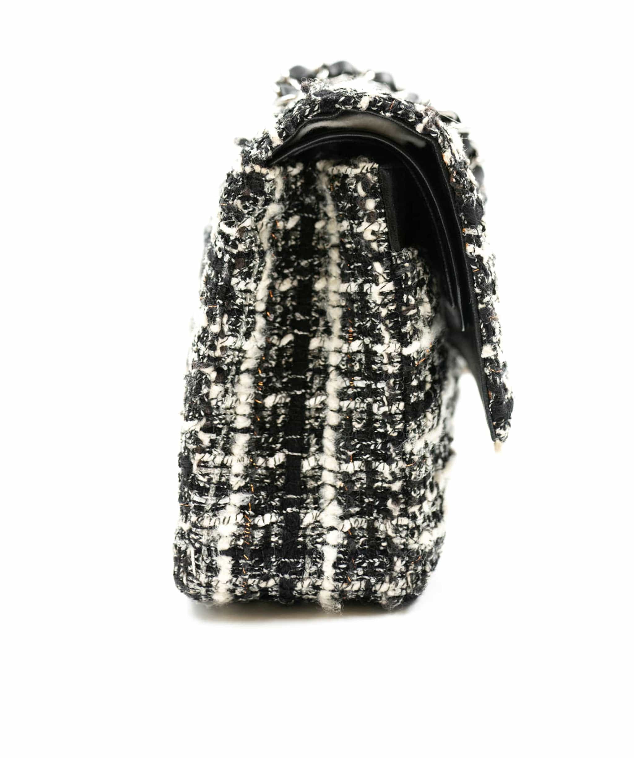 Chanel Chanel Black and White Tweed Classic Medium Double Flap - AWC1599