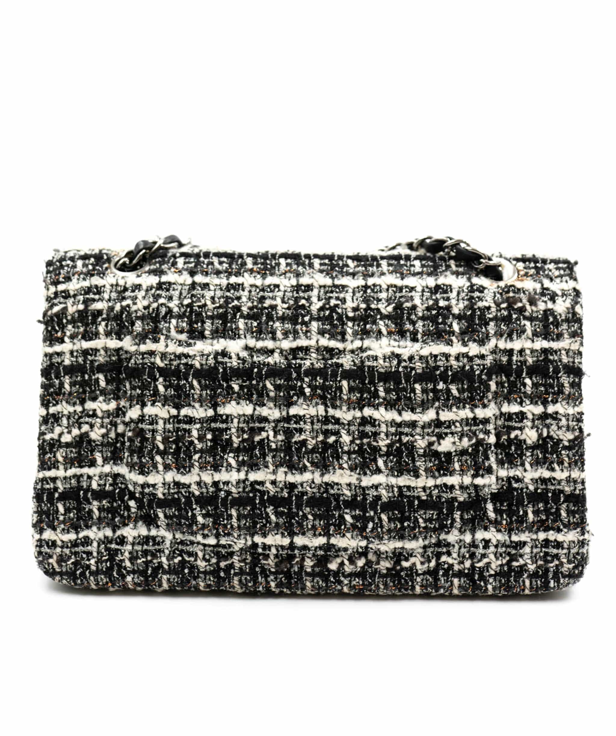 Chanel Chanel Black and White Tweed Classic Medium Double Flap - AWC1599