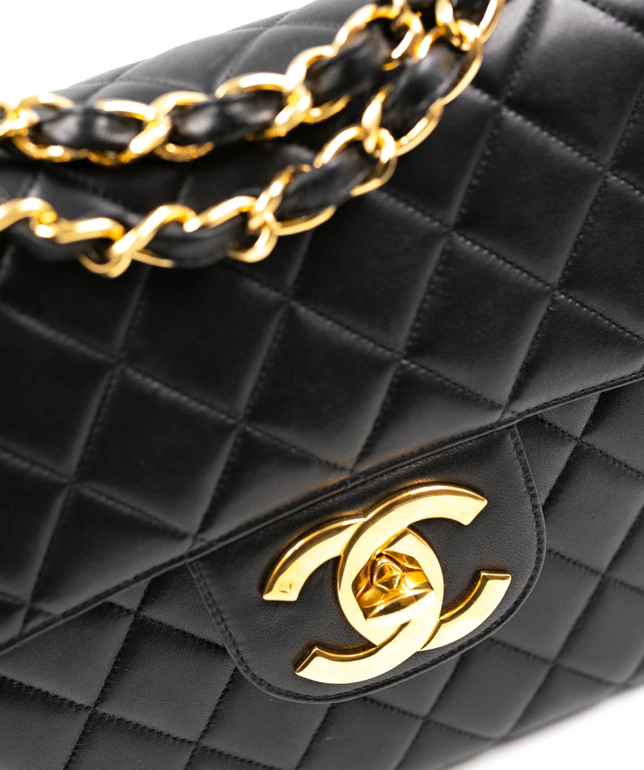 Chanel Chanel black lambskin mademoiselle jumbo UKL1027