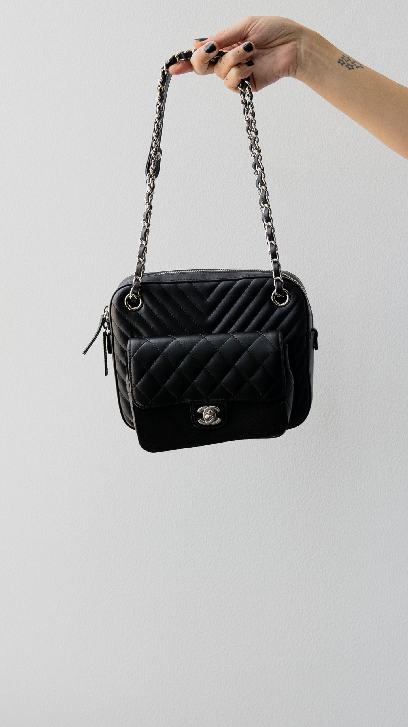 Chanel Chanel Black Navy Shoulder bag RJL1760