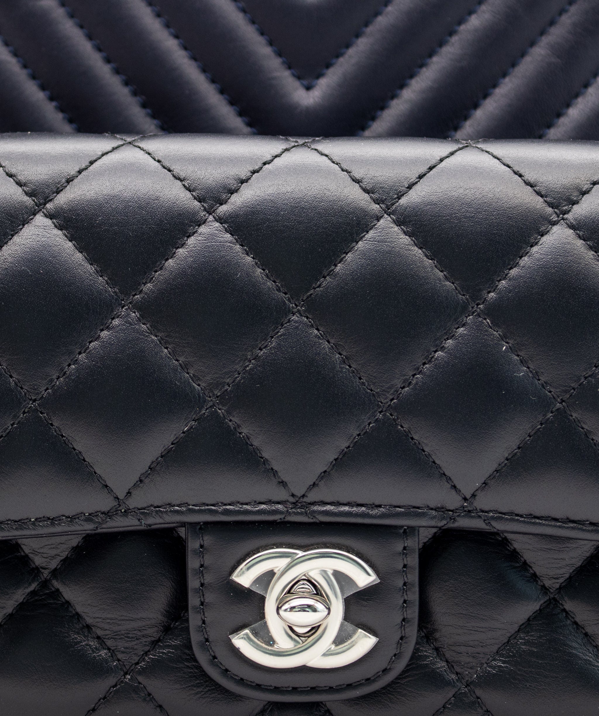 Chanel Chanel Black Navy Shoulder bag RJL1760