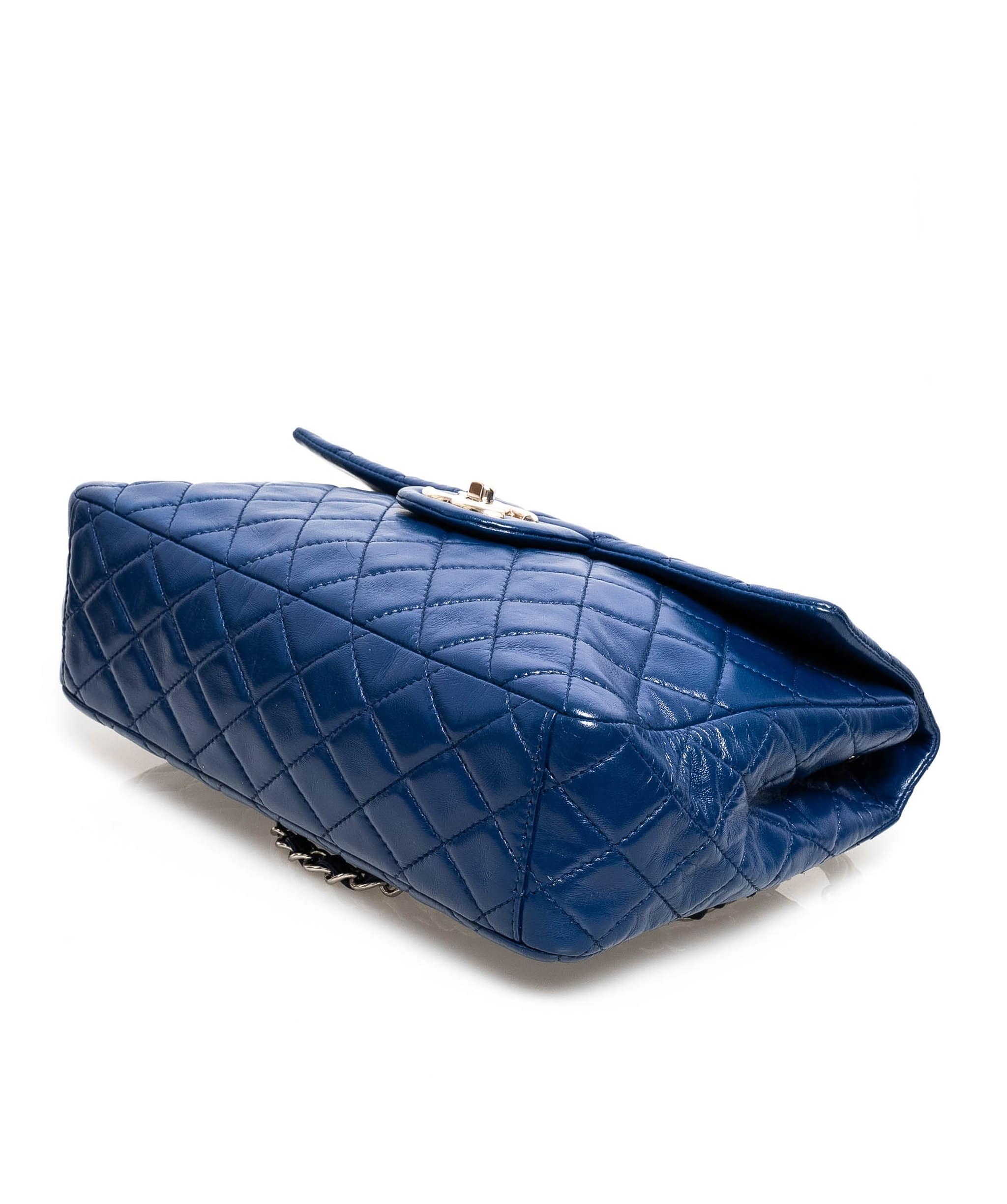 Chanel Chanel Blue Lambskin Jumbo Classic Flap Bag PHW - AGL1358