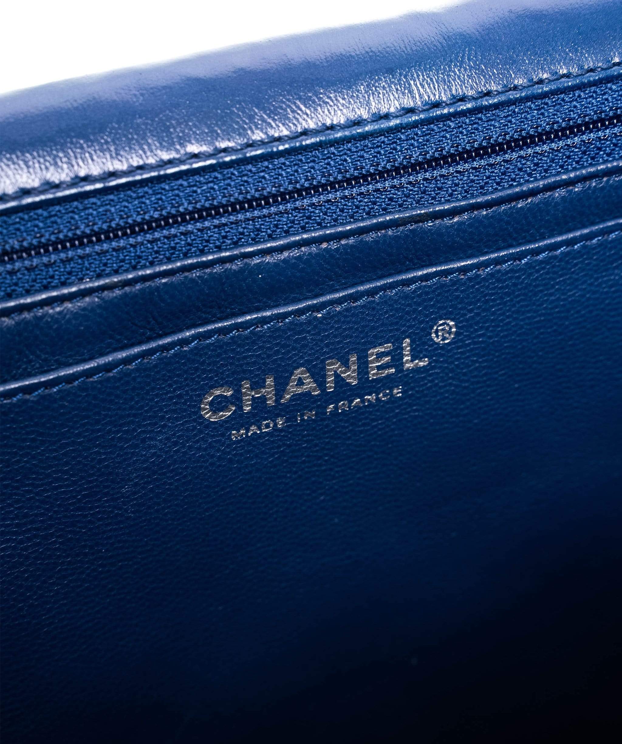 Chanel Chanel Blue Lambskin Jumbo Classic Flap Bag PHW - AGL1358