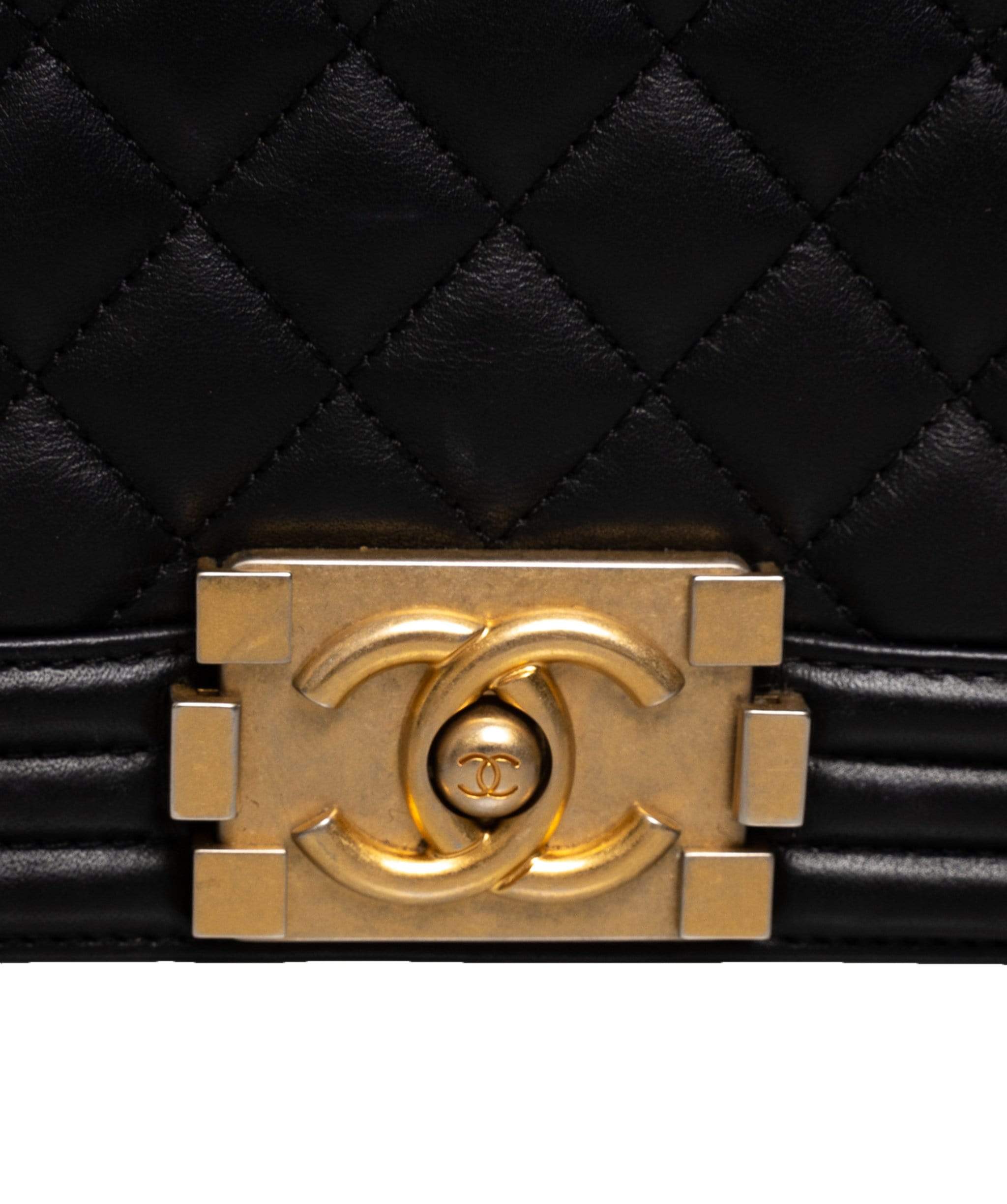 Chanel Chanel Boy bag Black with Gold Hardware - ASL1588