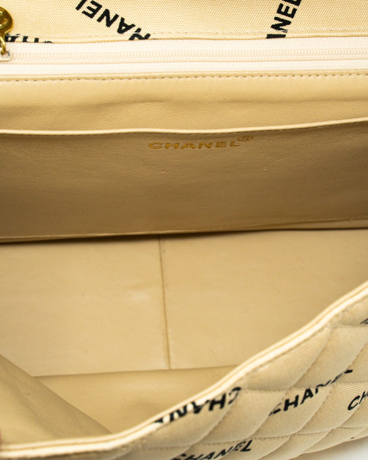 Chanel Chanel Canvas Logo beige Jumbo bag - AWL2558