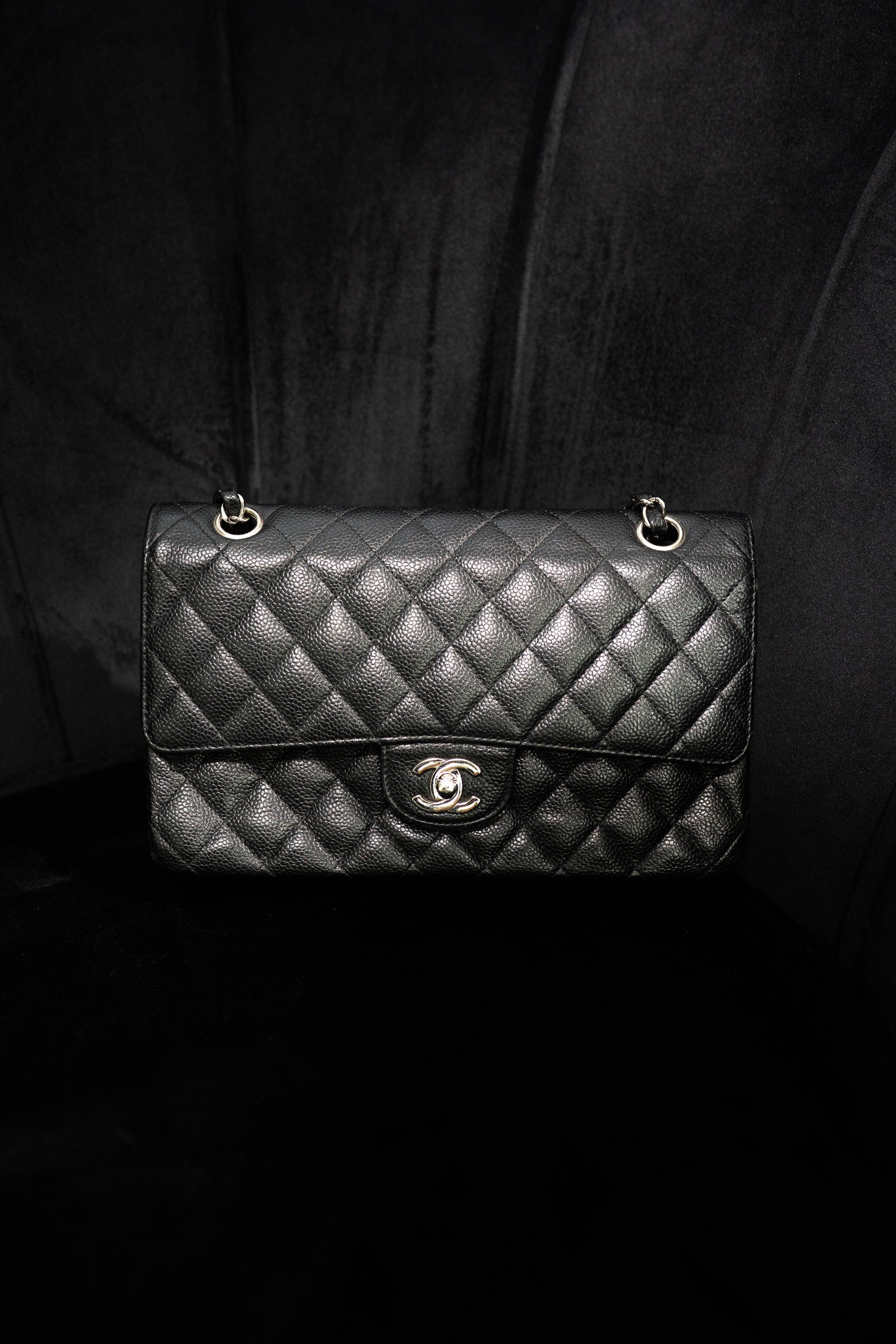 Chanel Chanel Caviar skin 10" Med Classic Bag - AWL2788