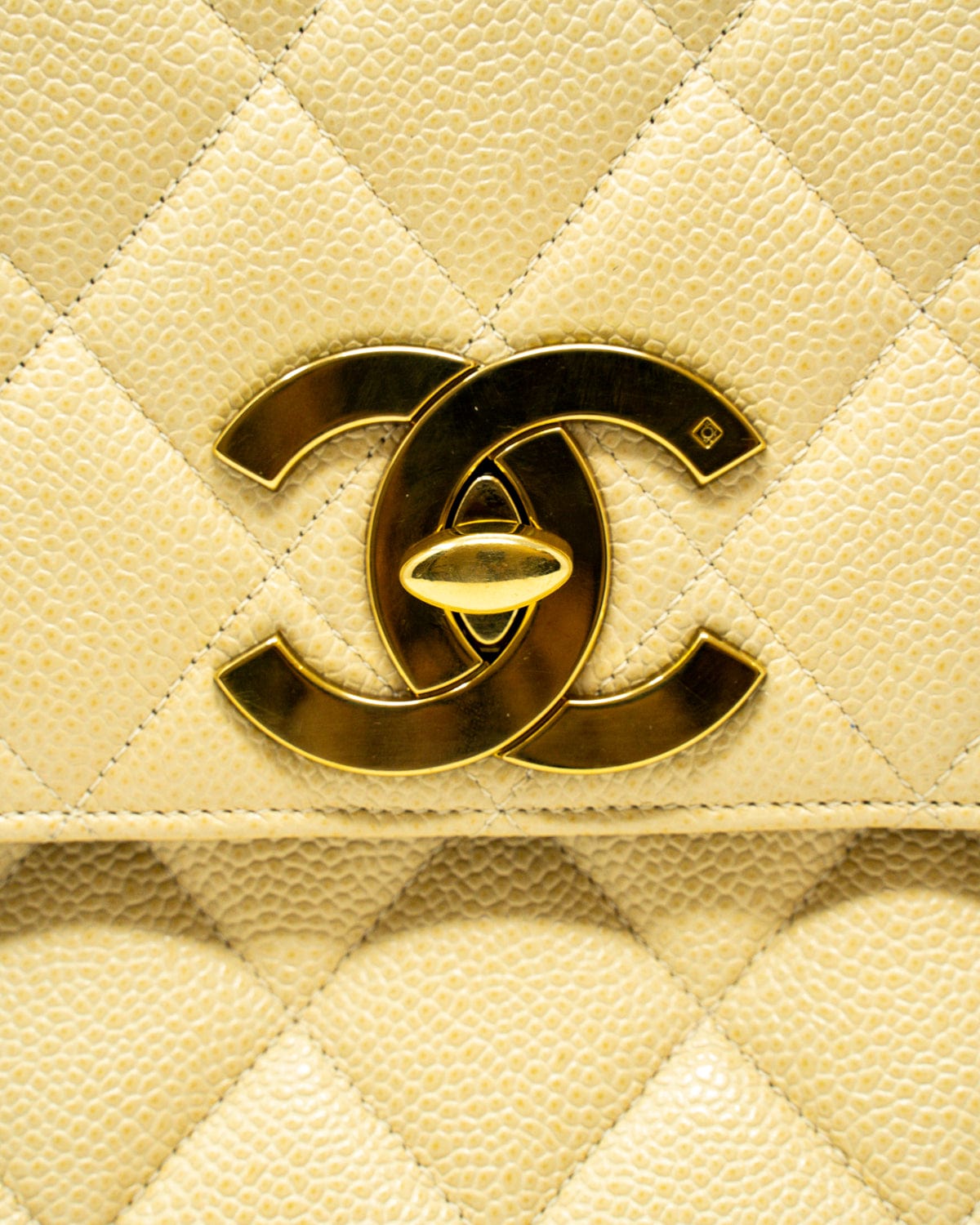 Chanel Chanel Caviar skin Satchel style crossbody bag with Jumbo CC lock - AWL2570