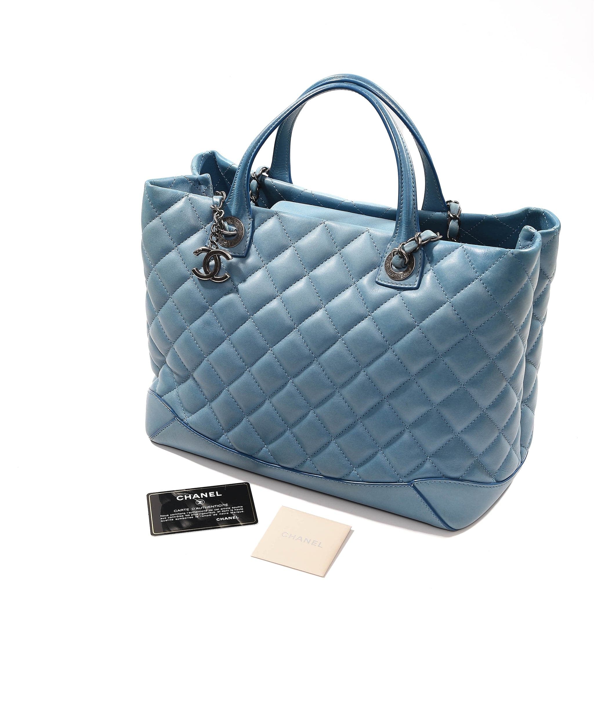 Chanel Chanel CC Charm Tote Blue SYC1018