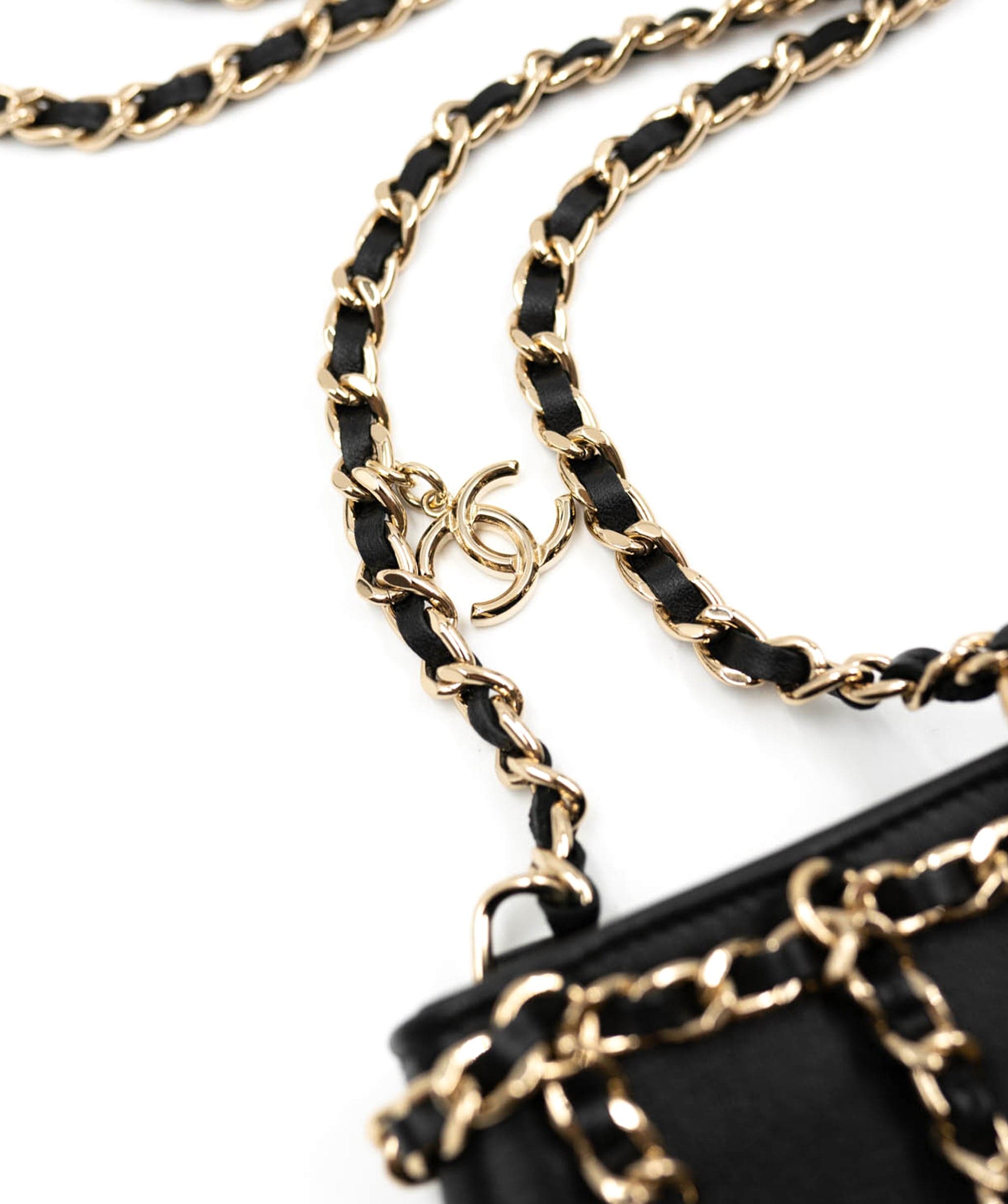 Chanel Chanel chainlink black and gold phone case ASL4222