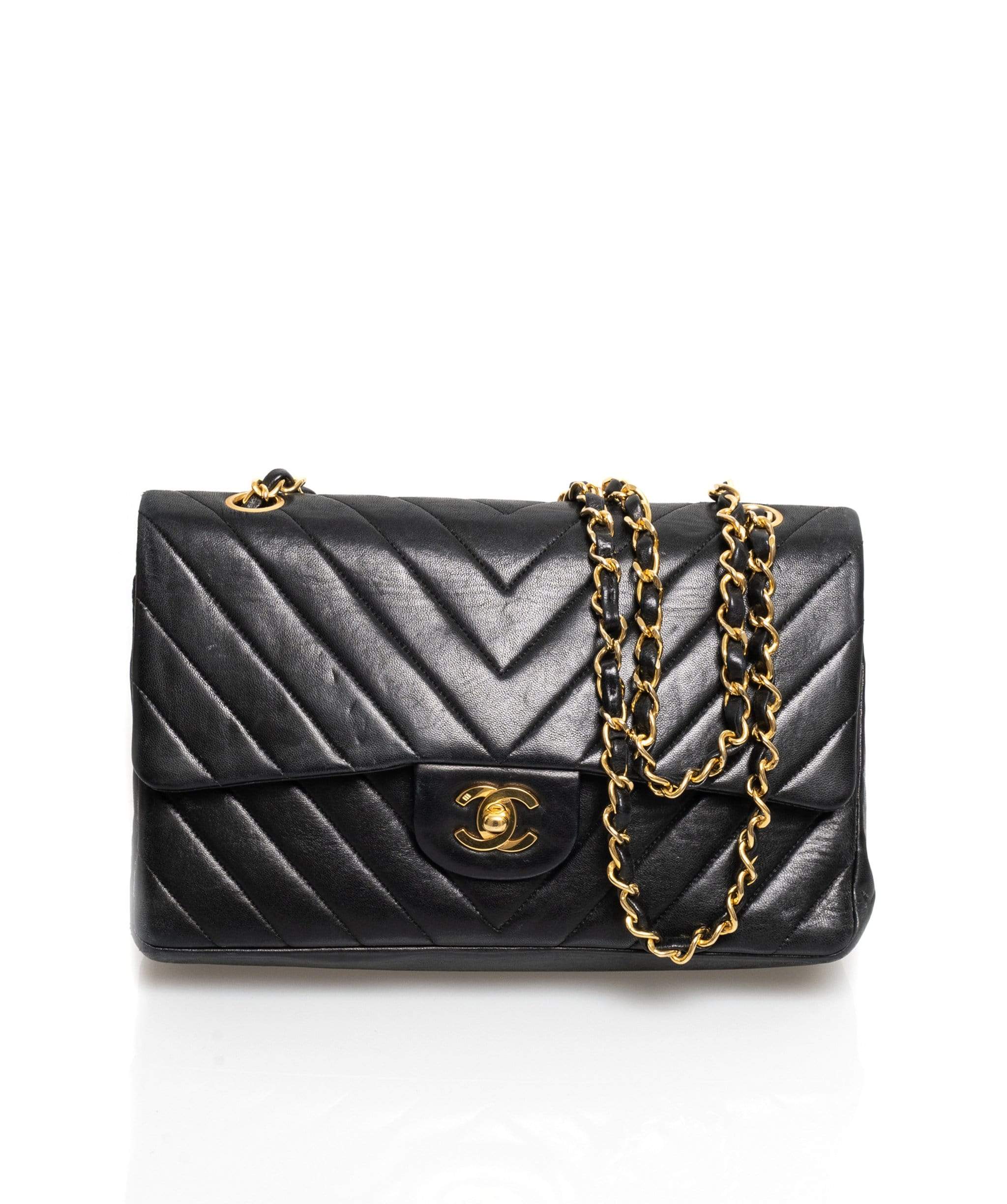 Chanel Chanel Chevron Double Flap Bag MW2440