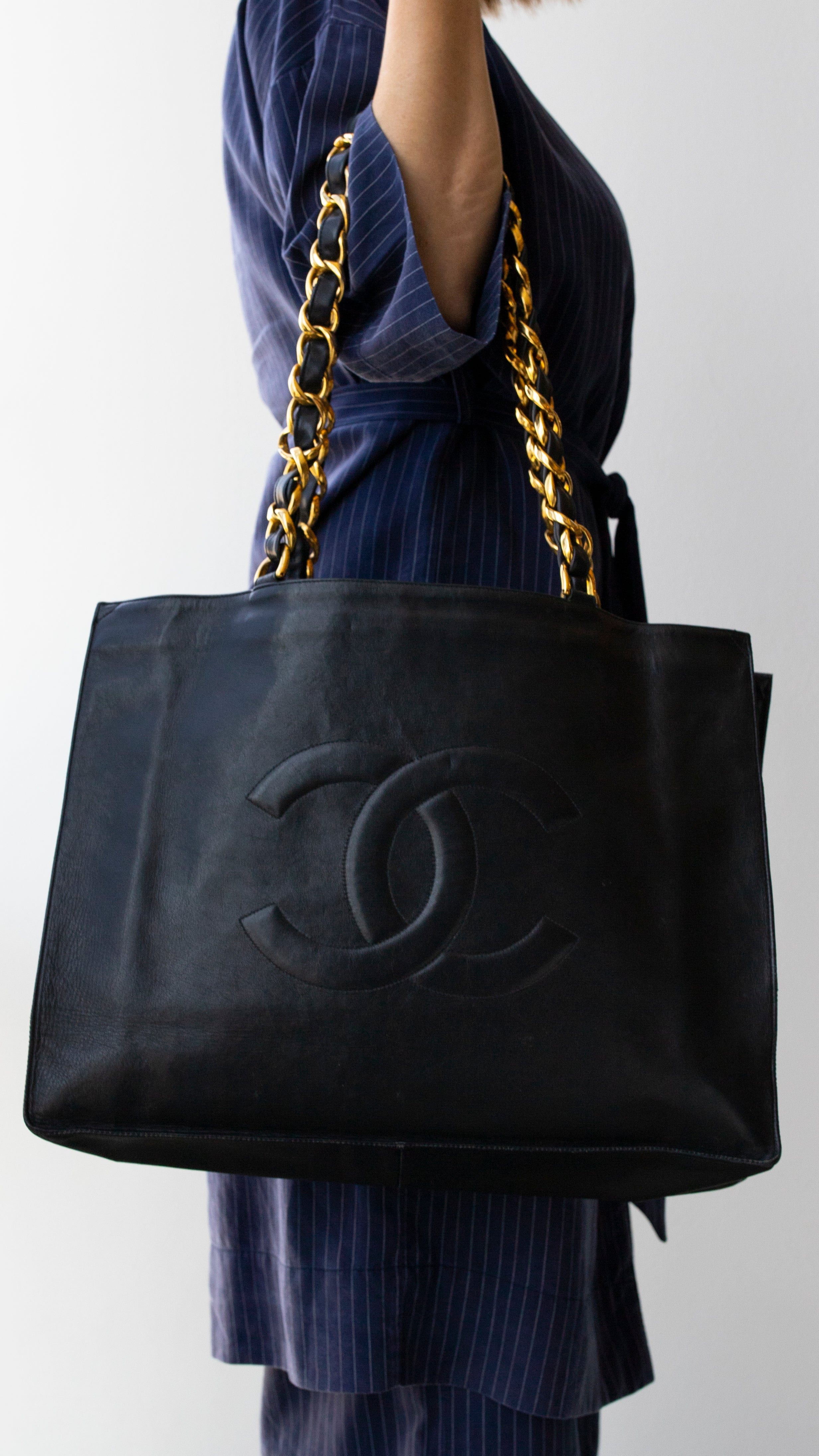 Chanel Chanel Chunky Chain Shopper Tote Bag ASL3278