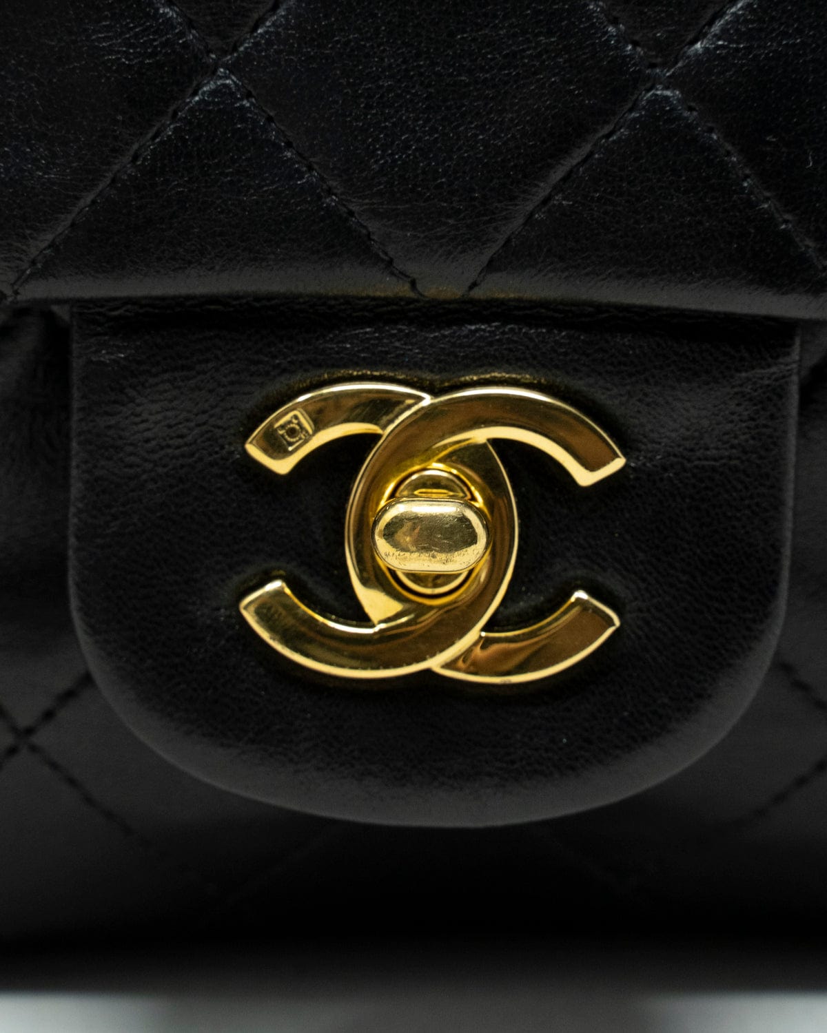 Chanel Chanel Classic 10" Medium Double Flap Bag - AWL3139