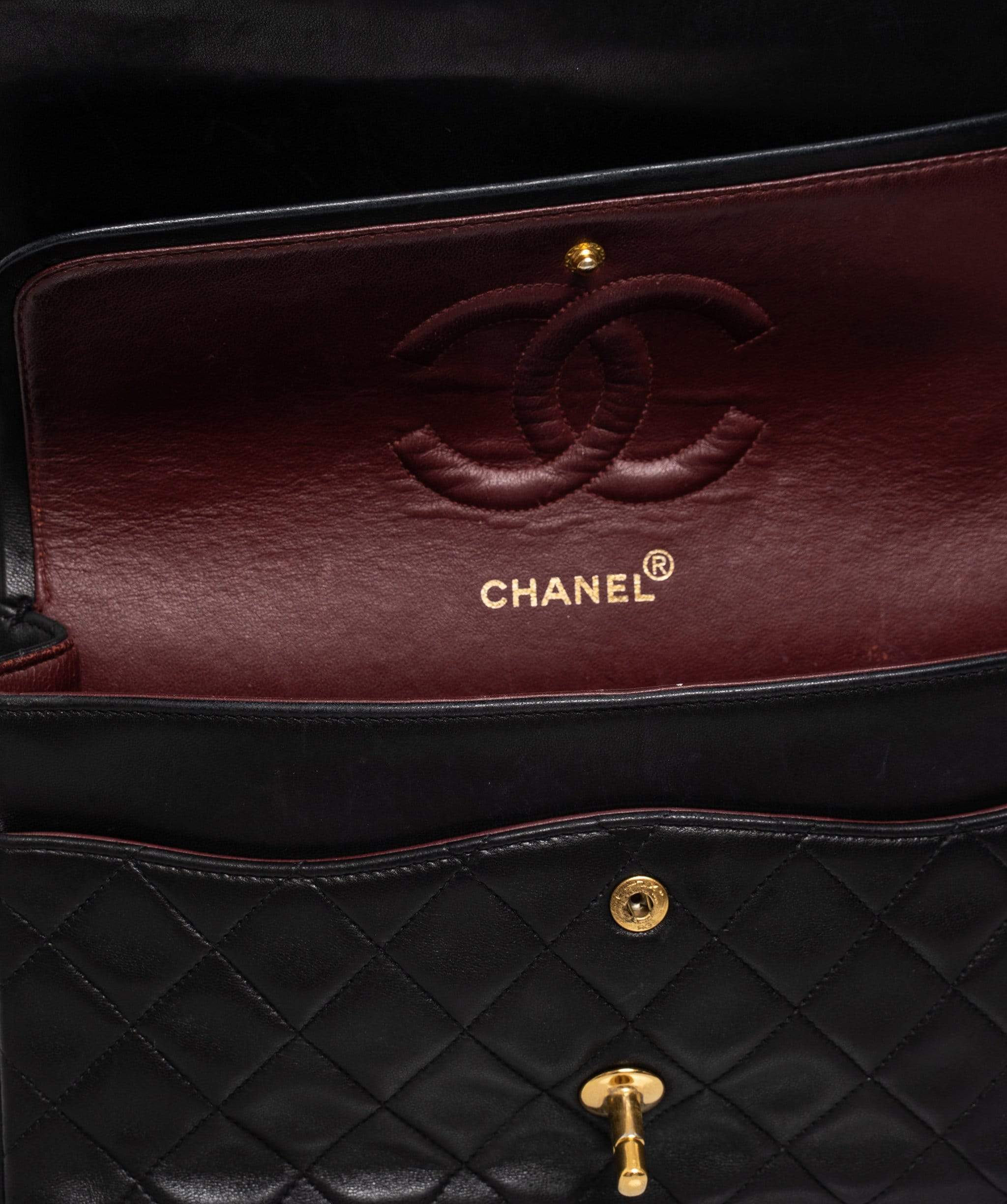 Chanel Chanel Classic Double Flap 10" Med - AWL1121