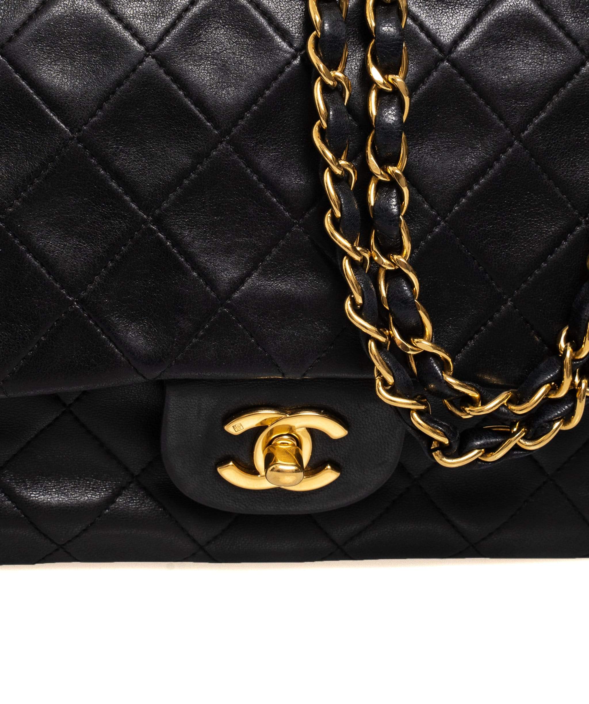 Chanel Chanel Classic Double Flap 10" Med - AWL1121