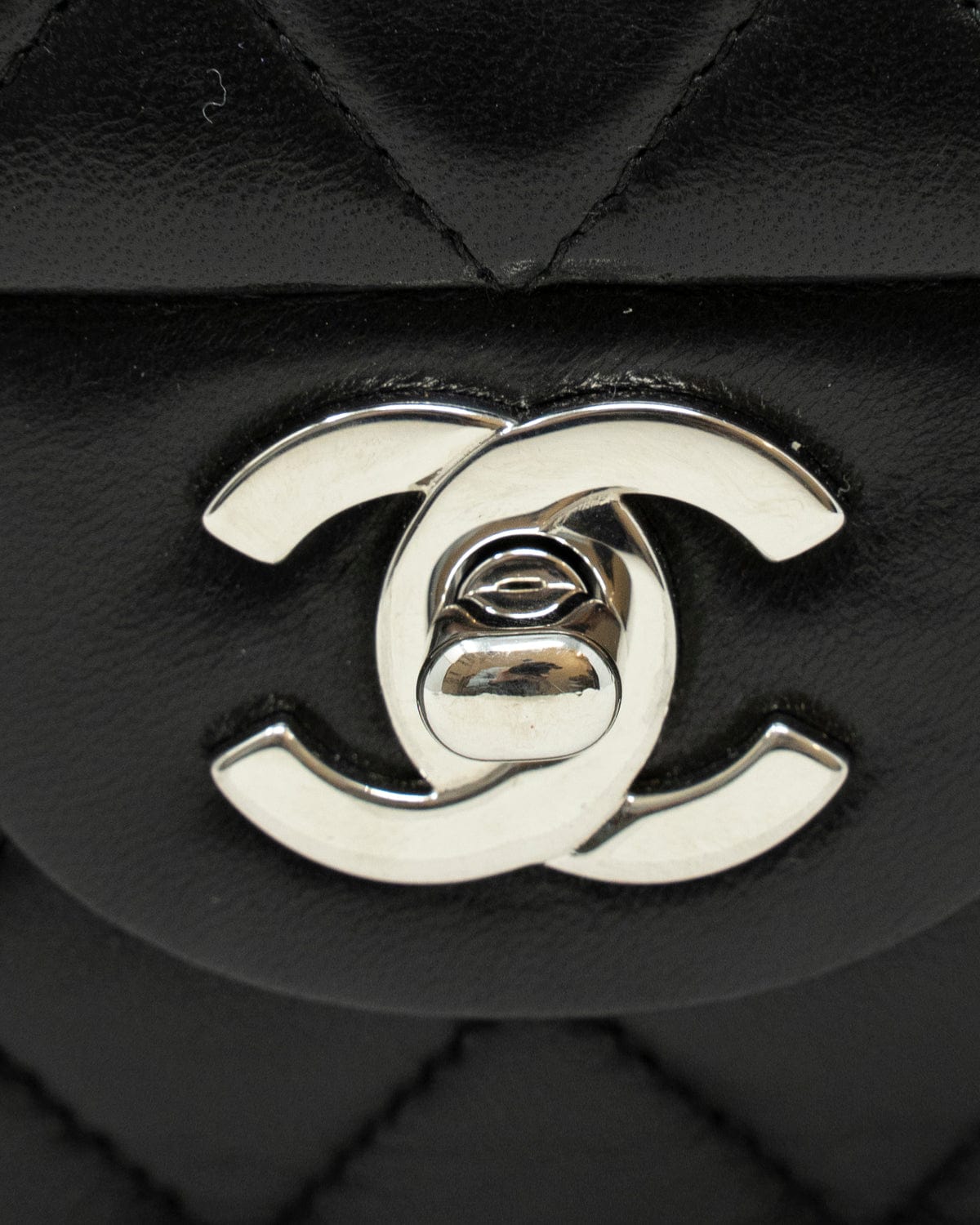 Chanel Chanel Classic Double Flap ASL3215