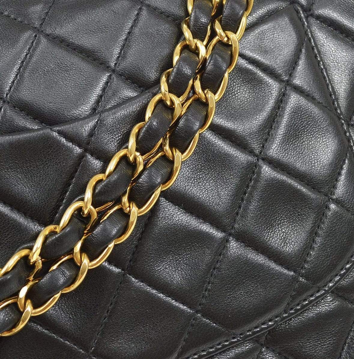 Chanel Chanel classic double flap medium black lambskin gold hardware - ASL1737