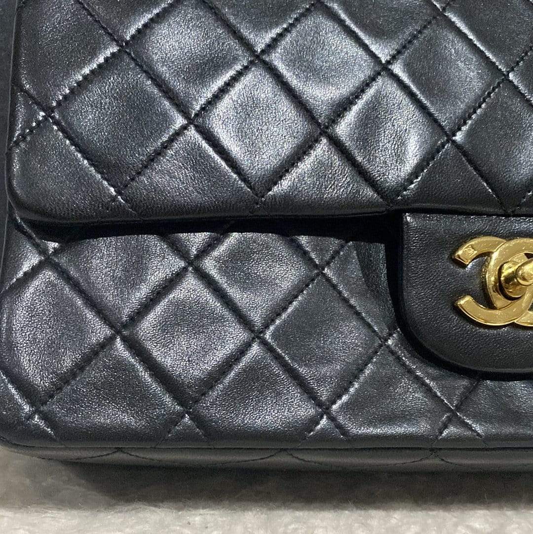 Chanel Chanel Classic Double Flap Medium Shoulder Bag - ASL1851