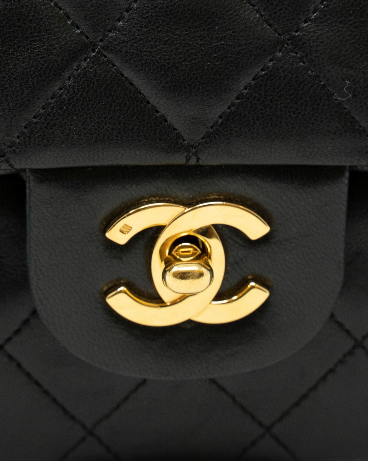 Chanel Chanel Classic Double Flap Medium Shoulder Bag ASL3133