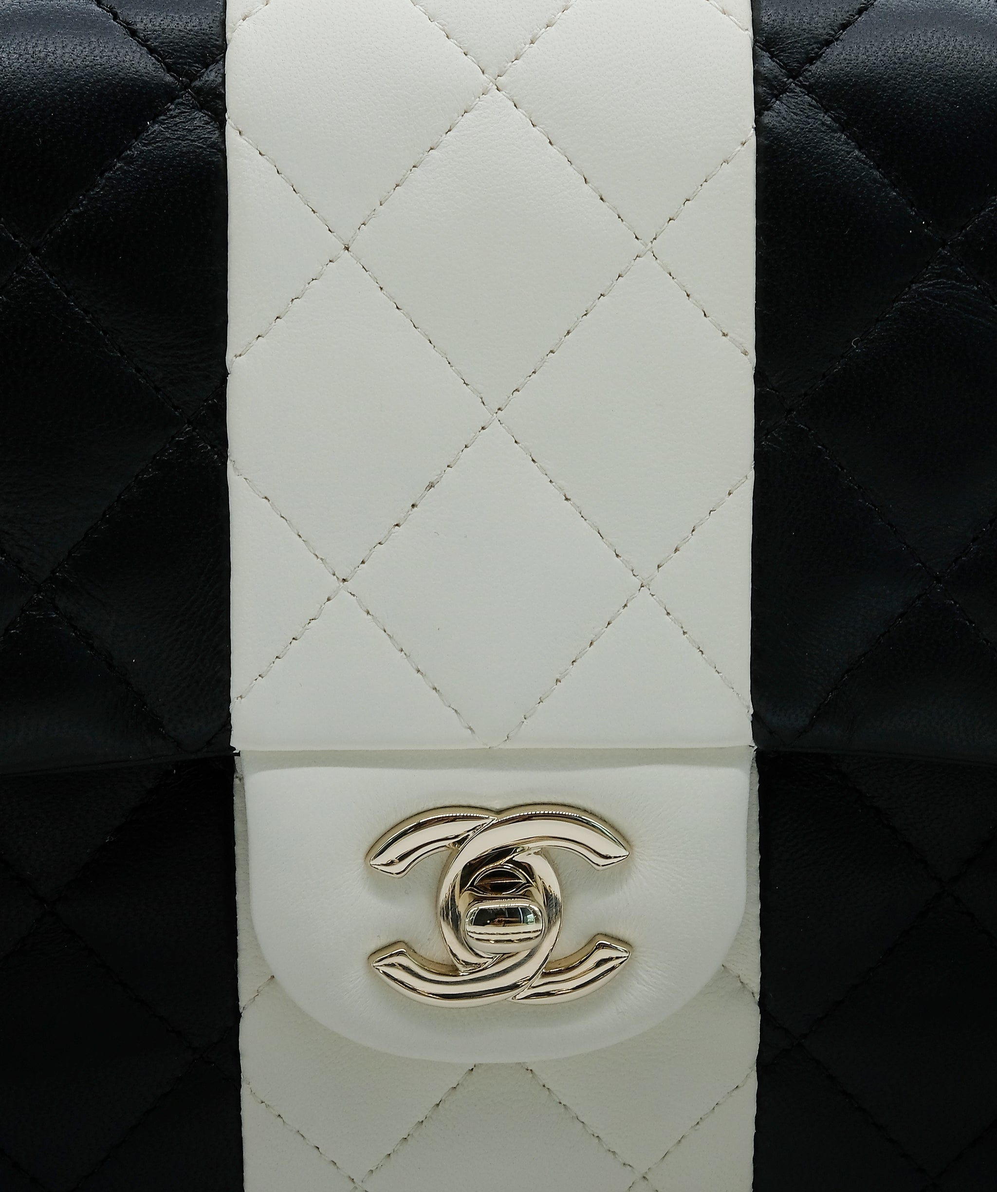 Chanel Chanel Classic Flap Black and White RJC2039