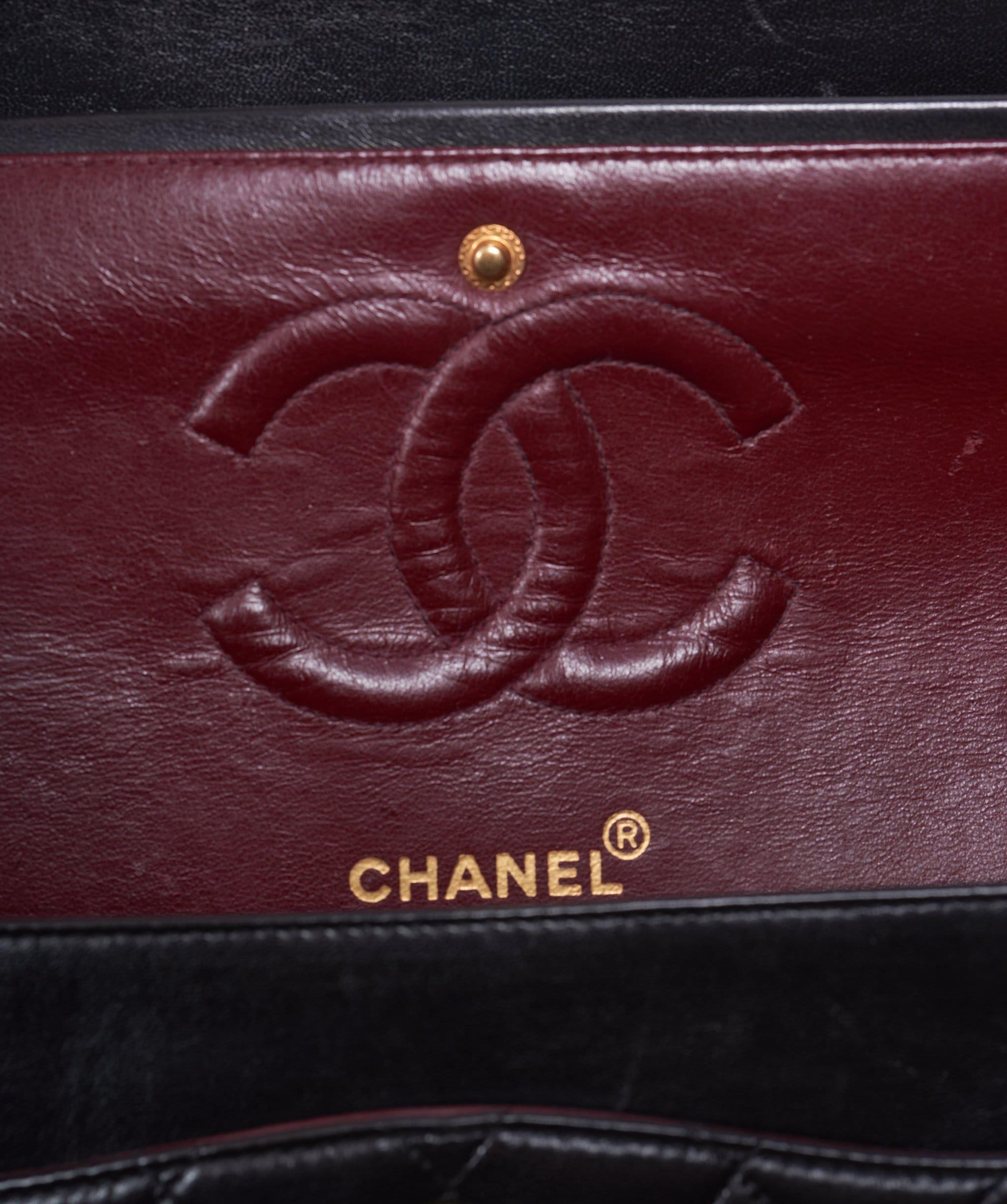 Chanel Chanel classic flap black lambskin 9 inch ASL1023