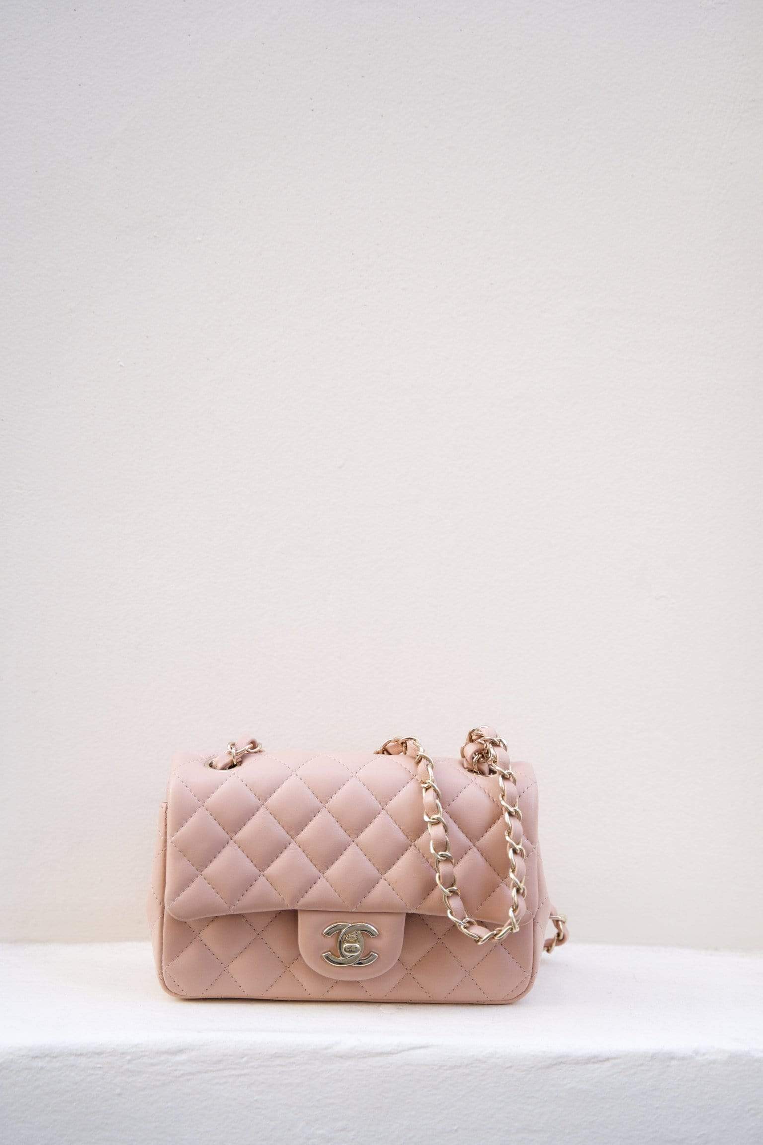 Chanel Chanel classic flap lambskin gold hardware - ASL1700