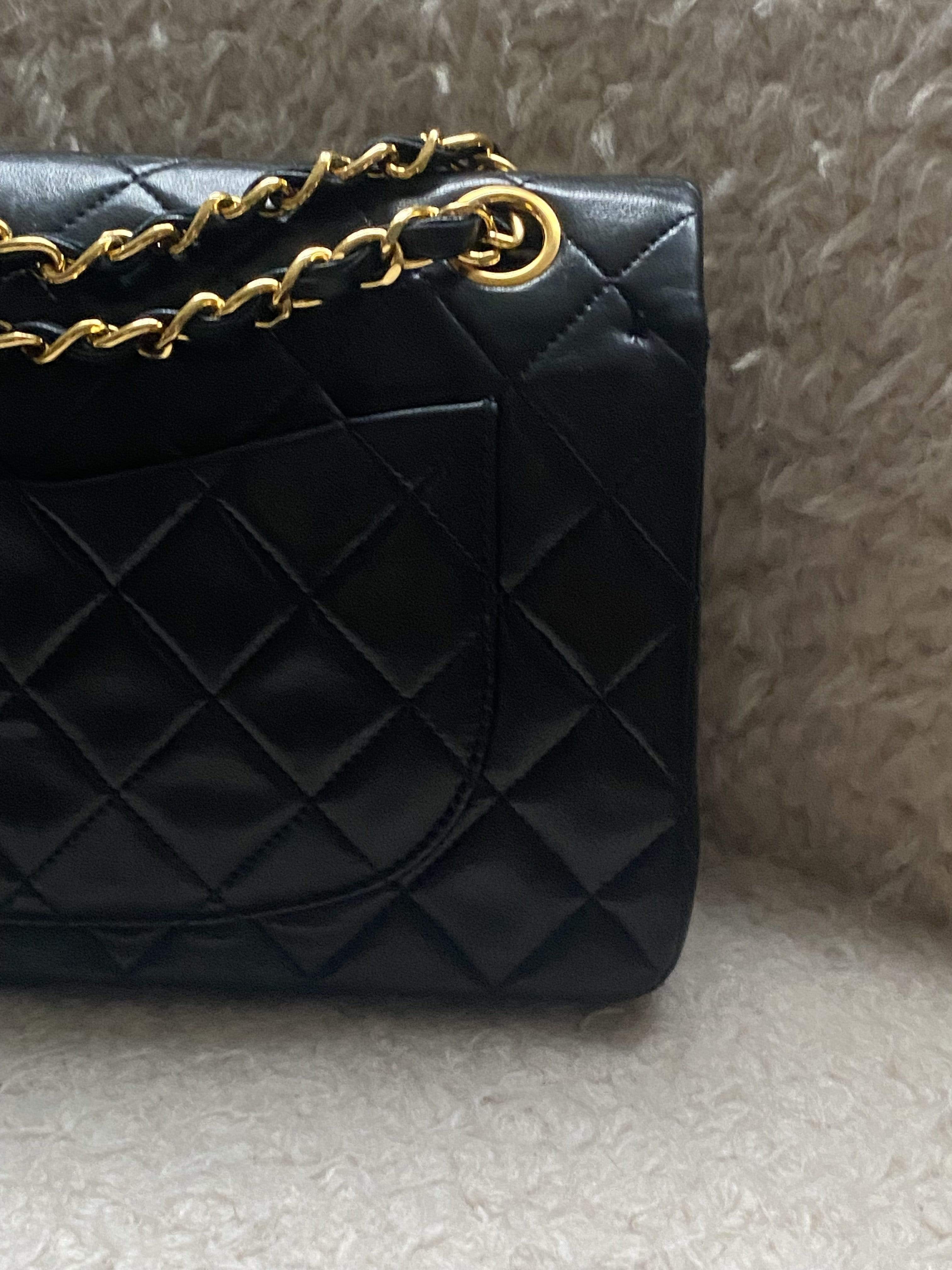 Chanel Chanel classic flap small lambskin black gold hardware - ASL1741