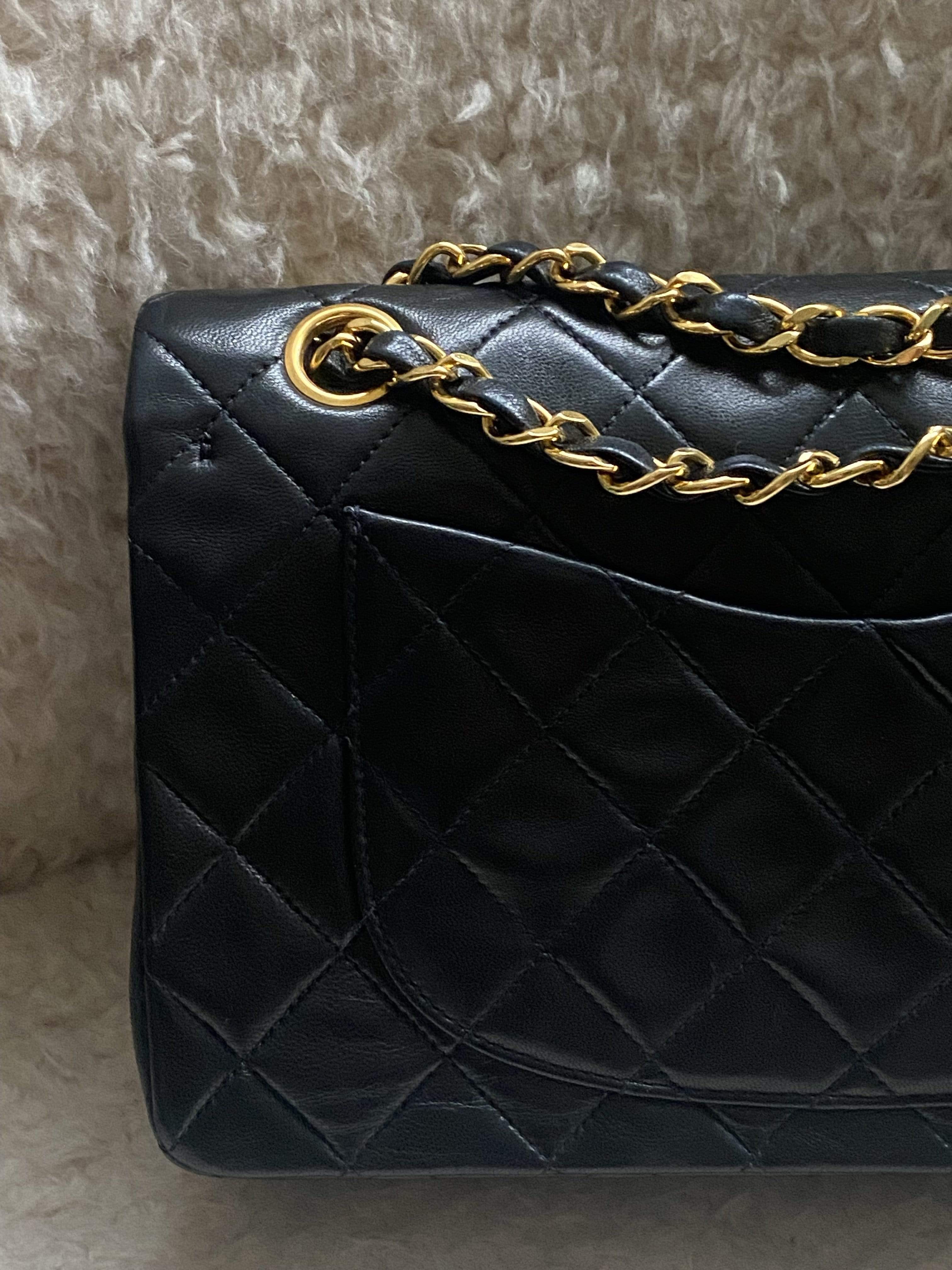 Chanel Chanel classic flap small lambskin black gold hardware - ASL1741