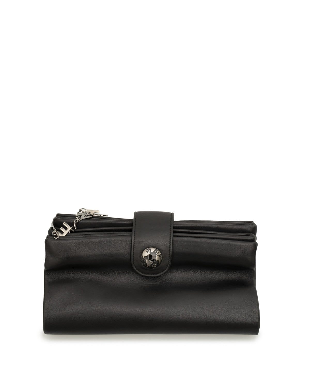 Chanel Chanel clutch globe with Charm detailing - ADL1657