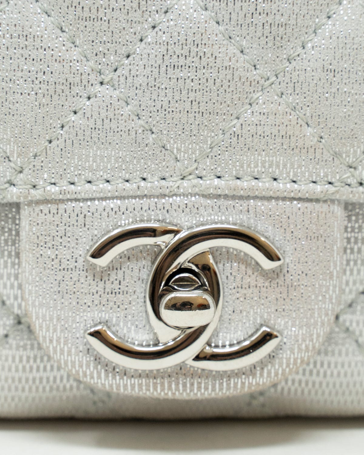 Chanel Chanel Cream Metallic Quilted East West Bag PHW - AGL1806