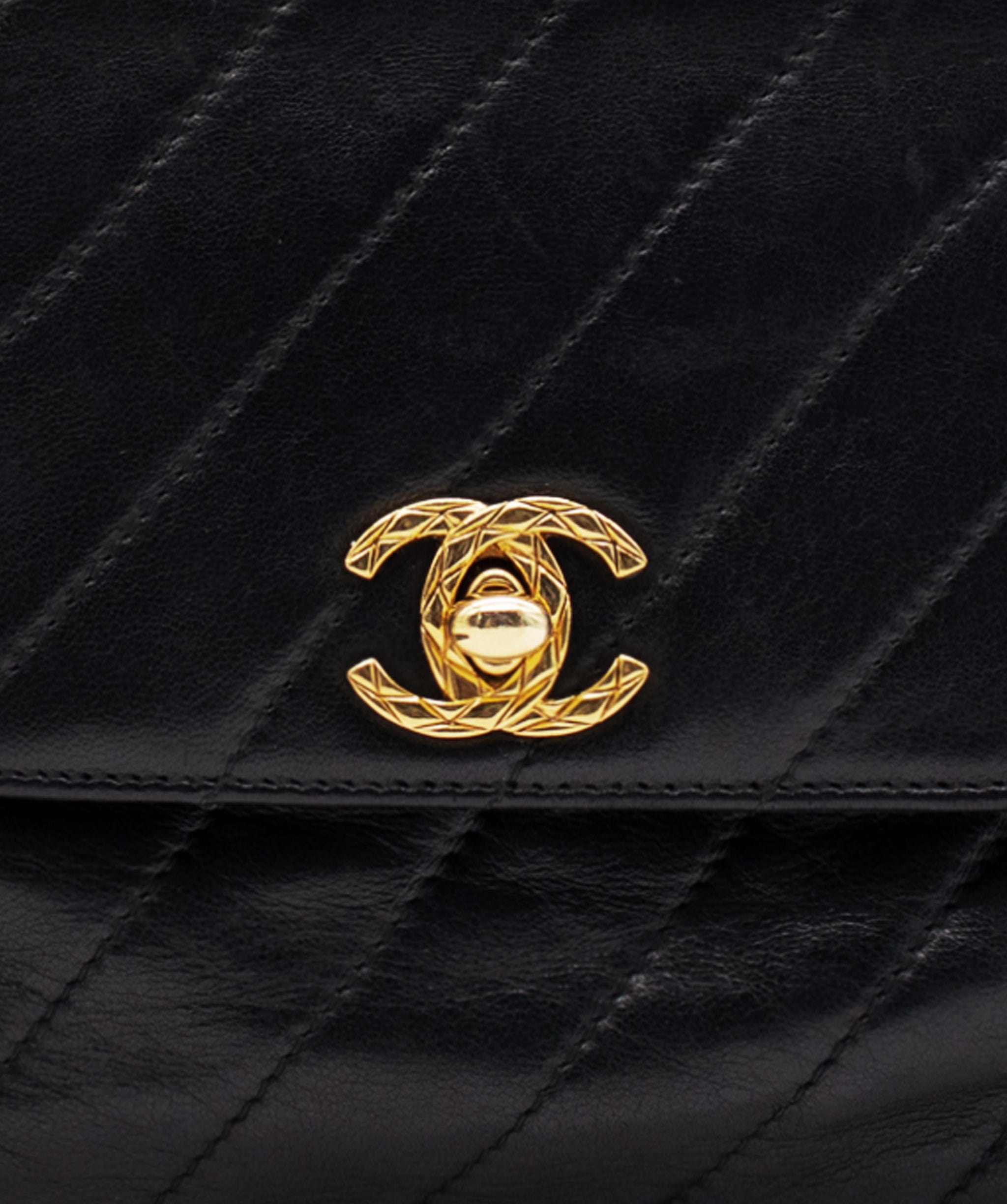 Chanel Chanel diagonal tassel bag AGL2240