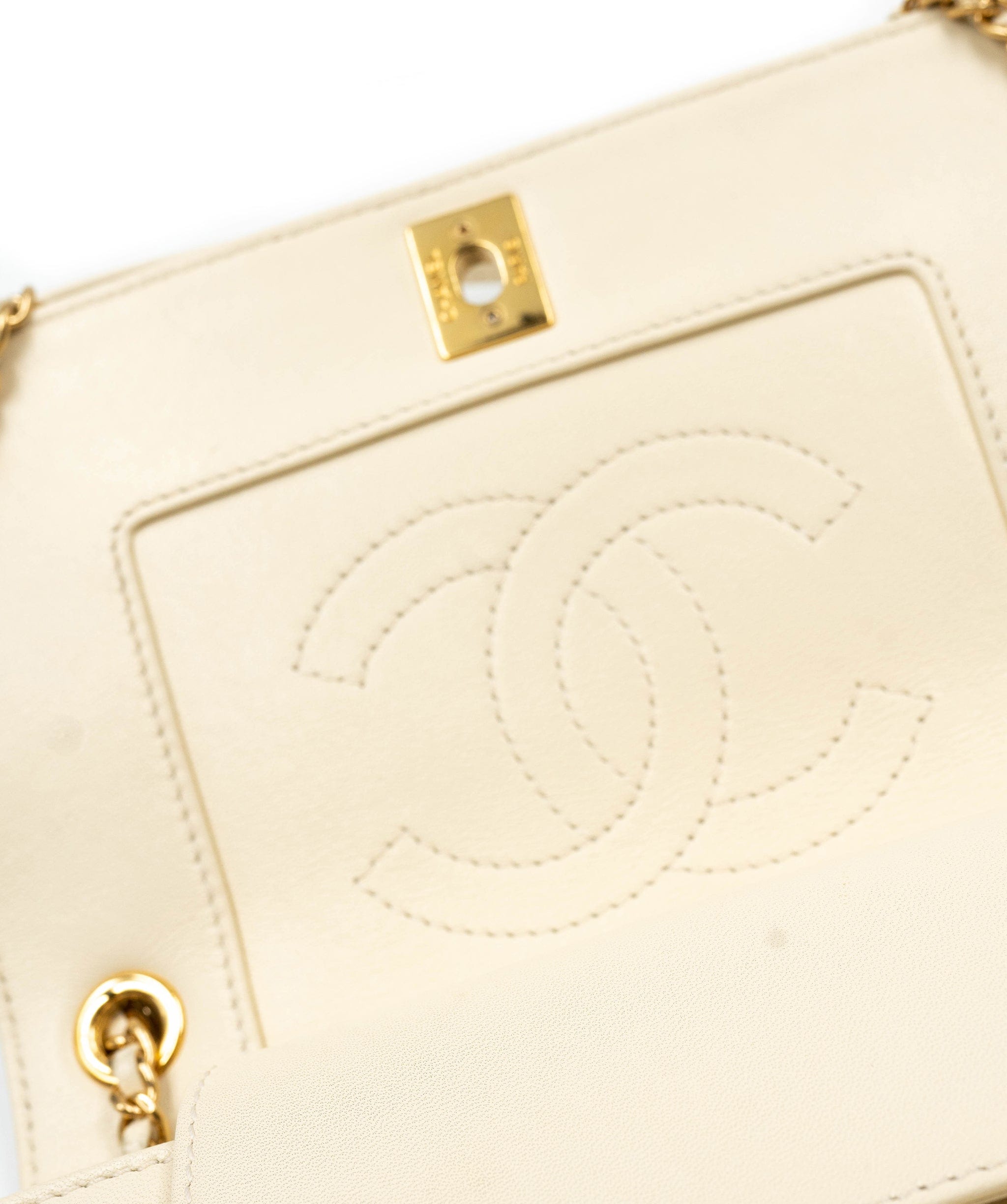 Chanel Chanel Diana Bag in Cream Lambskin Leather AGL2296