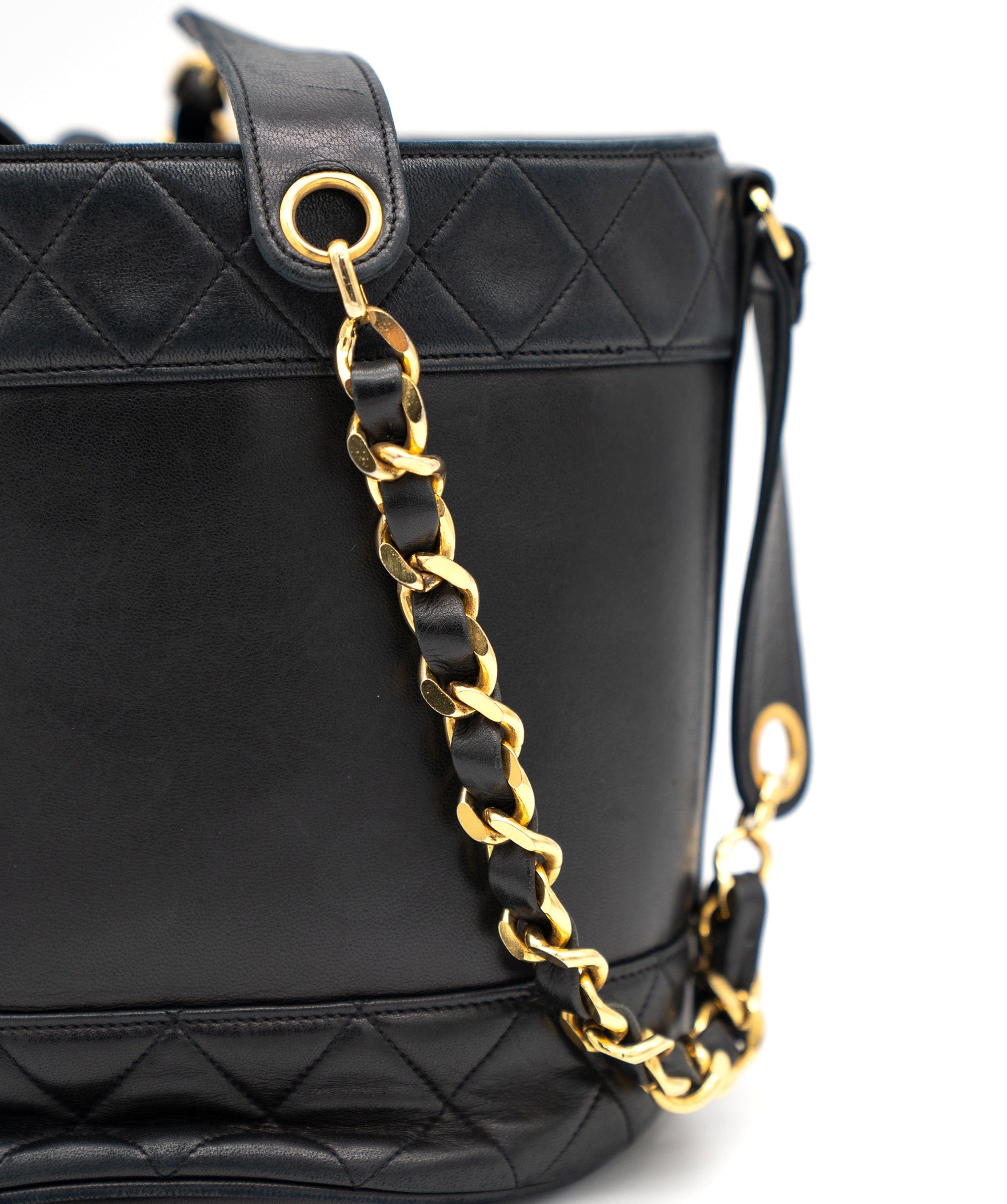 Chanel Chanel Drawstring Chain Shoulder Bag PXL1650