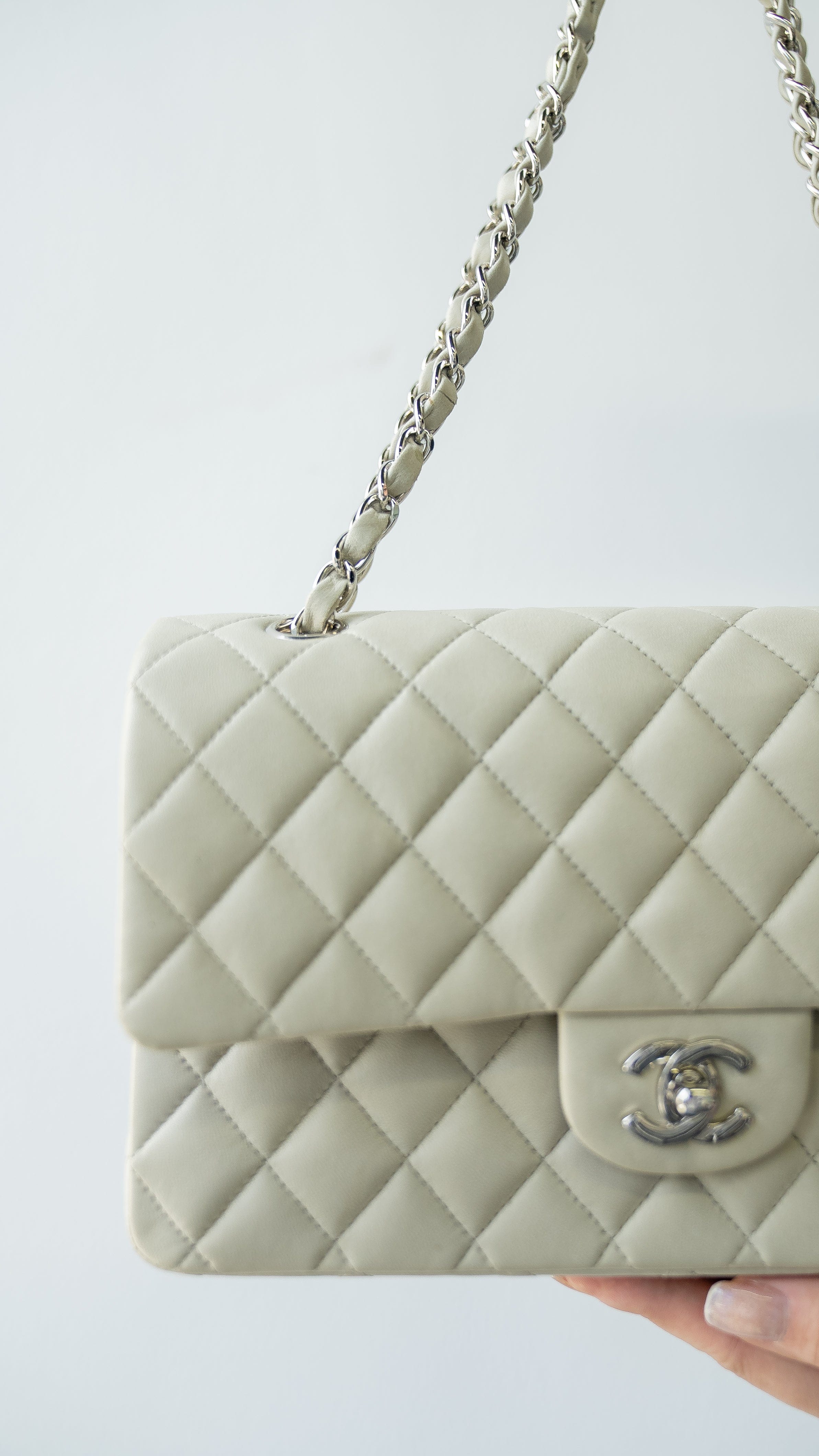 Chanel Chanel Grey Classic flap bag with SHW - AWL3363