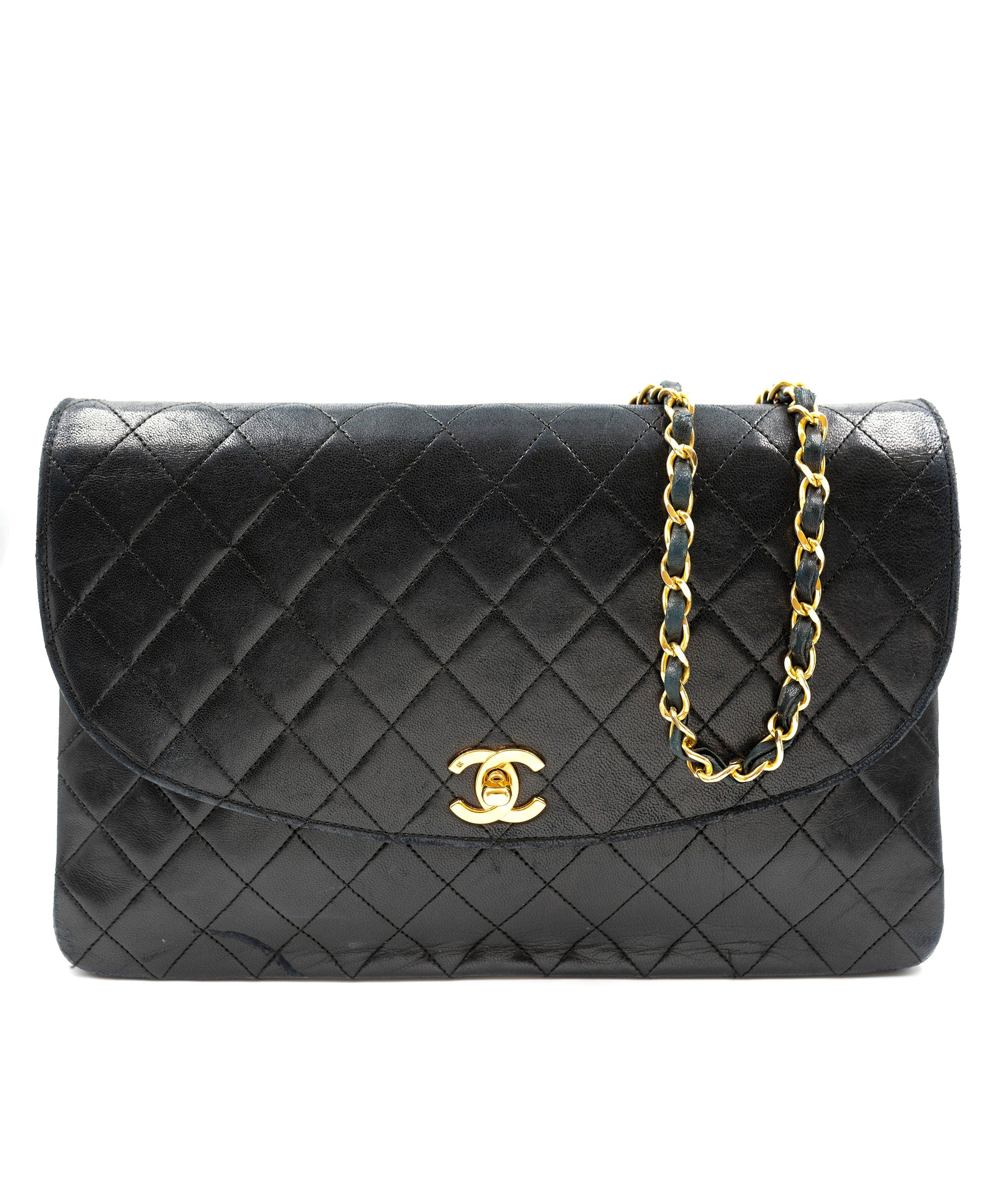 Chanel Chanel half moon bag in black lambskin. AGL2303