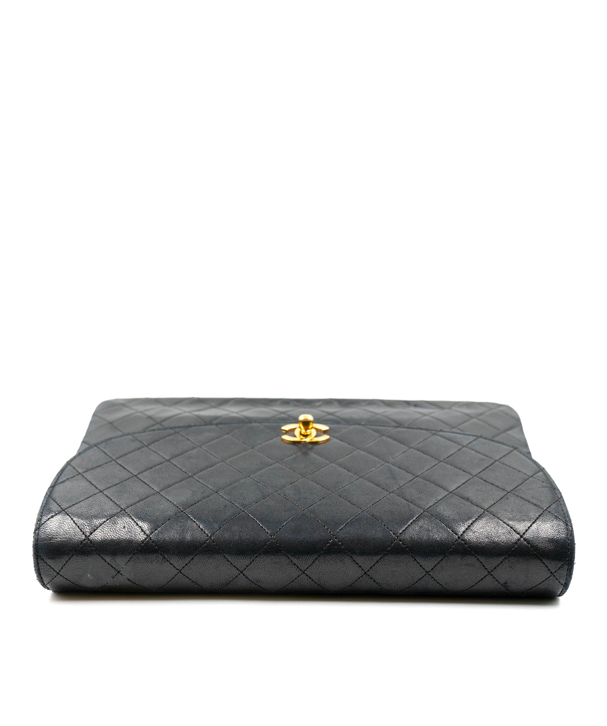 Chanel Chanel half moon bag in black lambskin. AGL2303