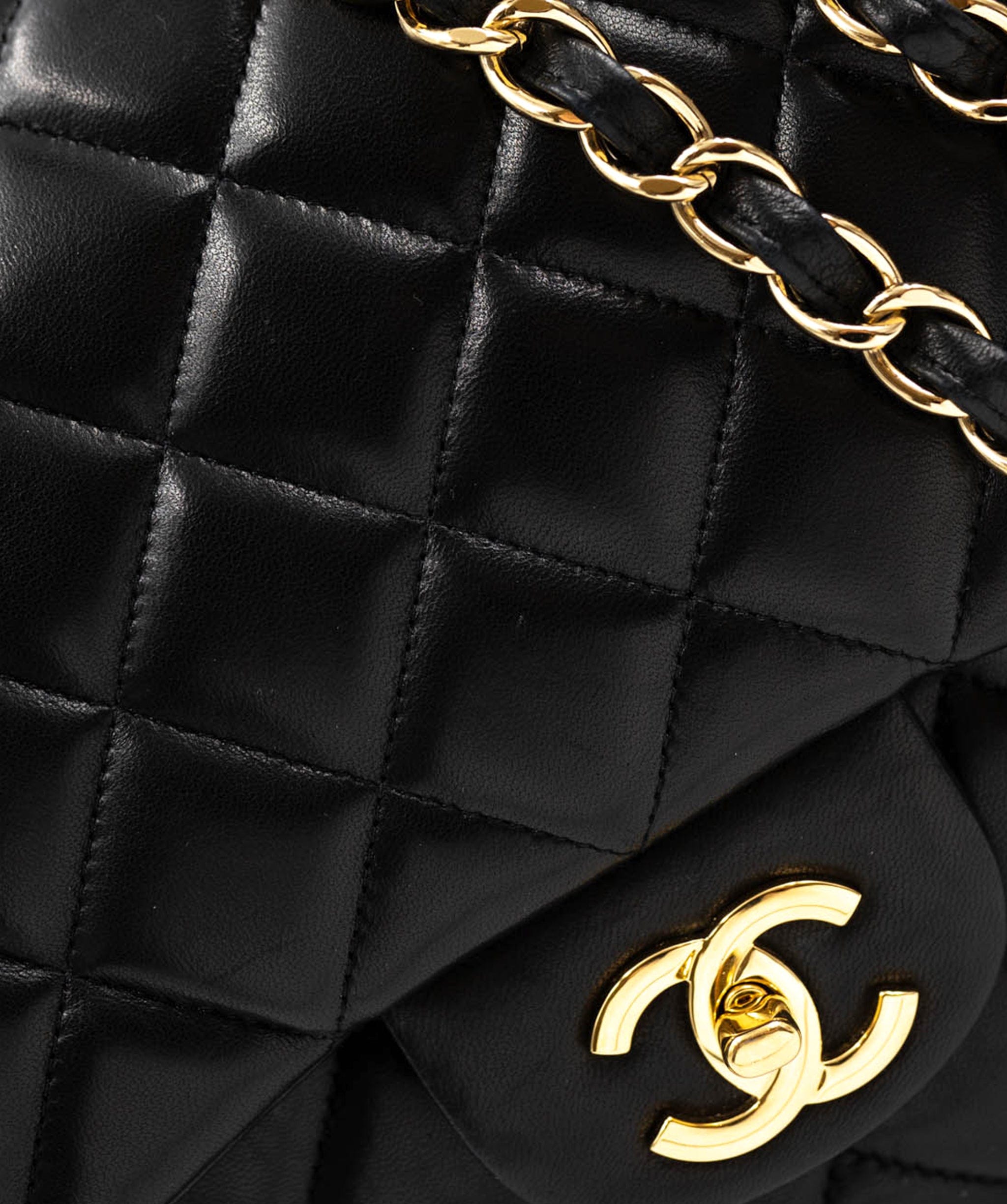 Chanel Chanel Jumbo Black Classic Flap ALL0088