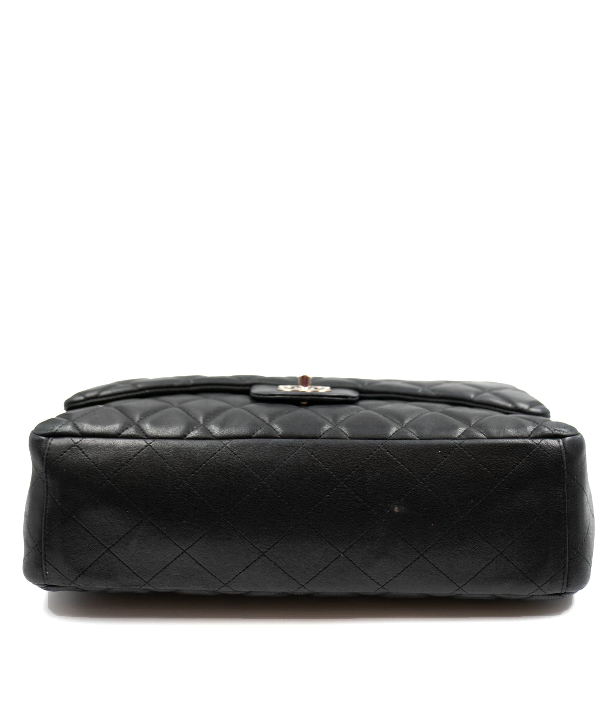 Chanel Chanel Jumbo Lambskin Bag ALC0032