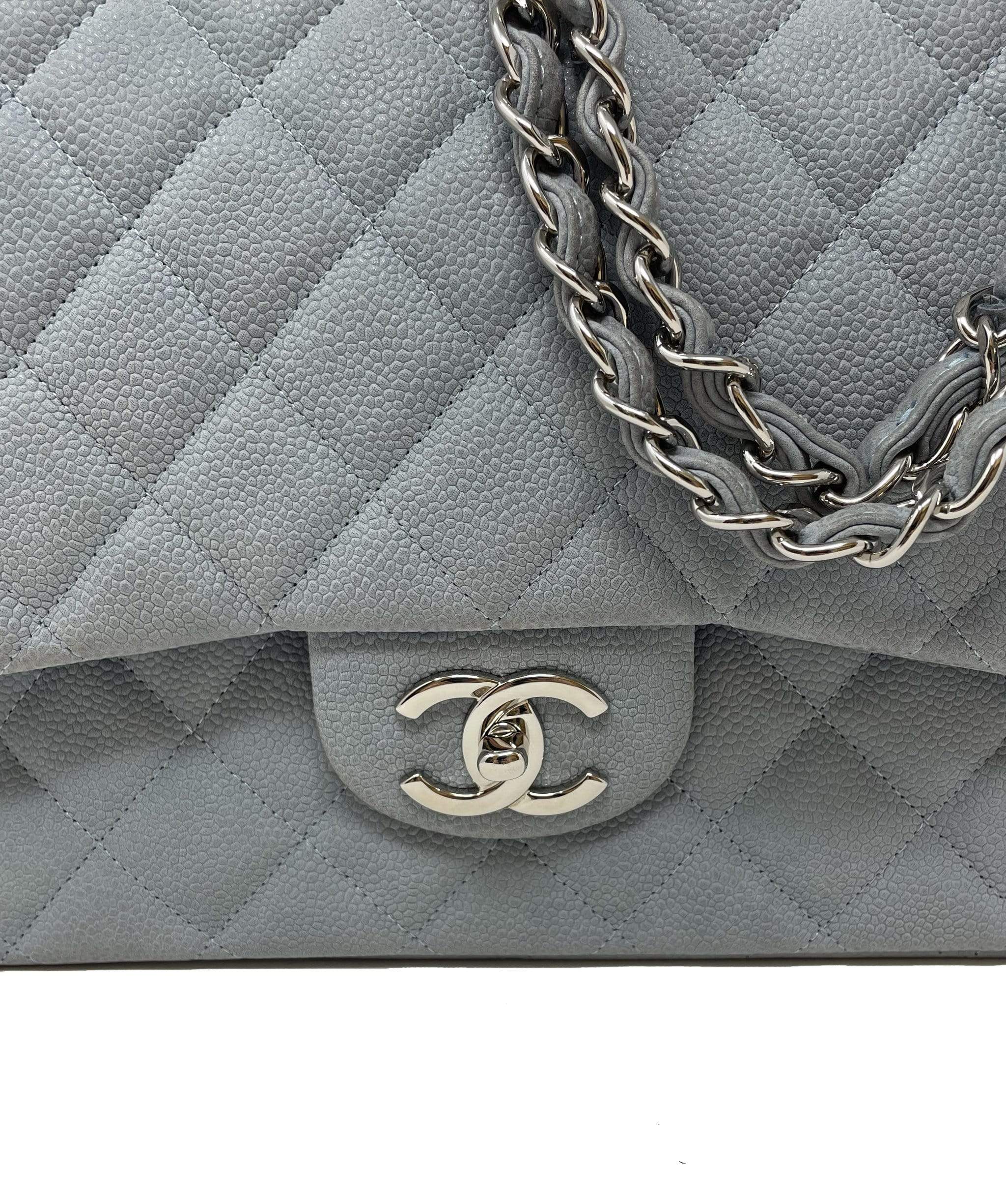 Chanel Chanel Maxi Double flap Caviar bag - ADL1337